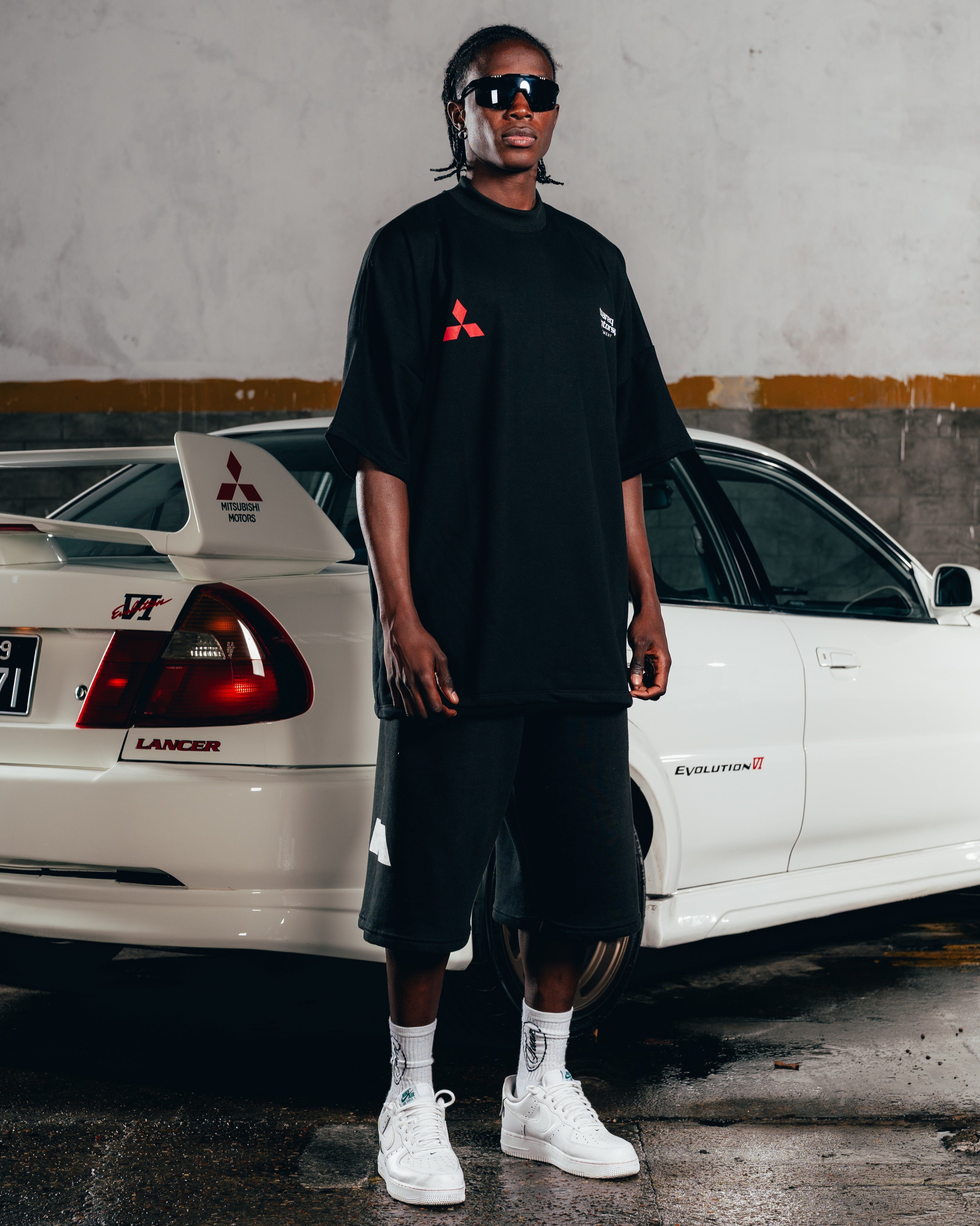 SHORT LARGO ¾ [ MITSUBISHI ] MEGALOGO