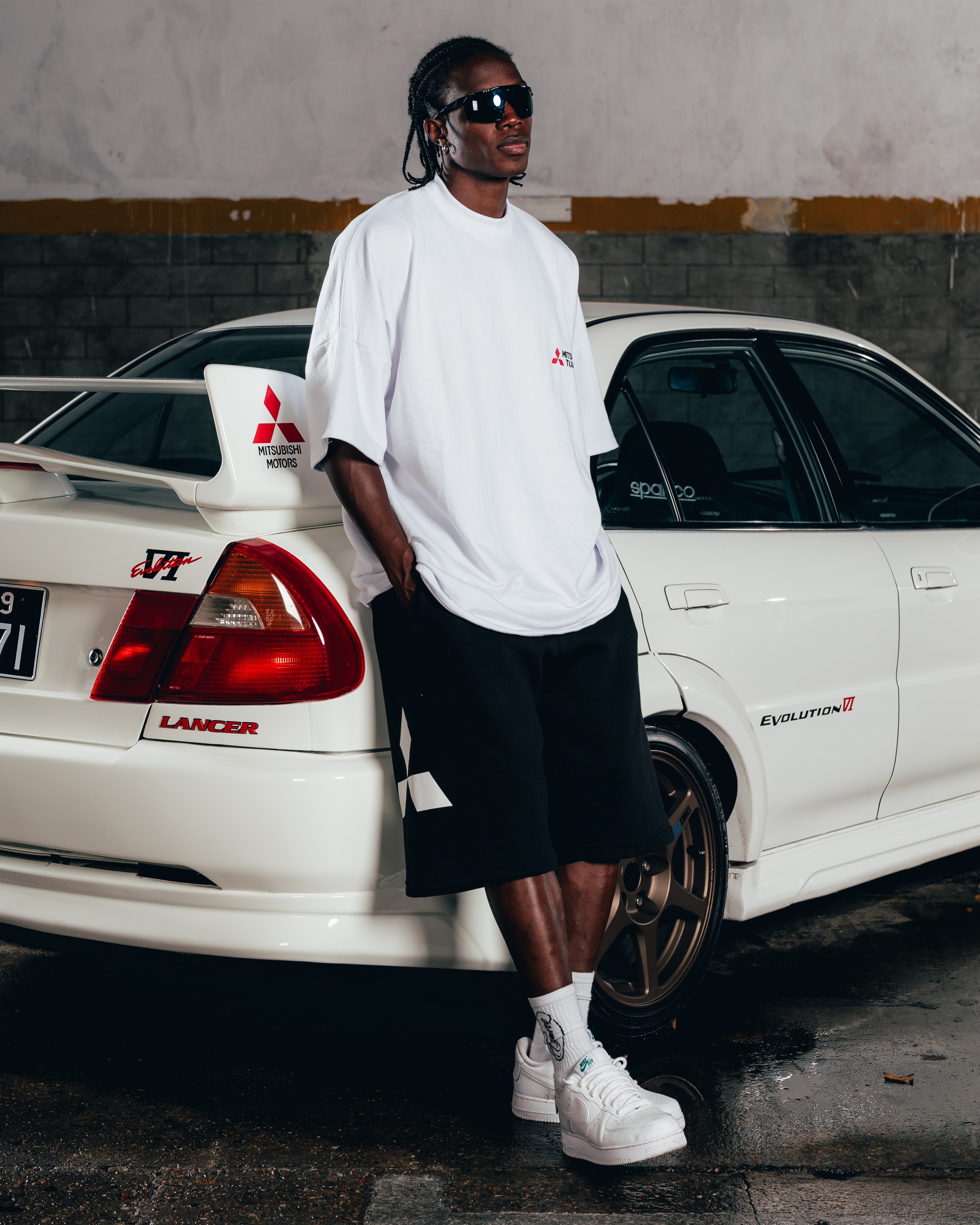 SHORT LARGO ¾ [ MITSUBISHI ] MEGALOGO