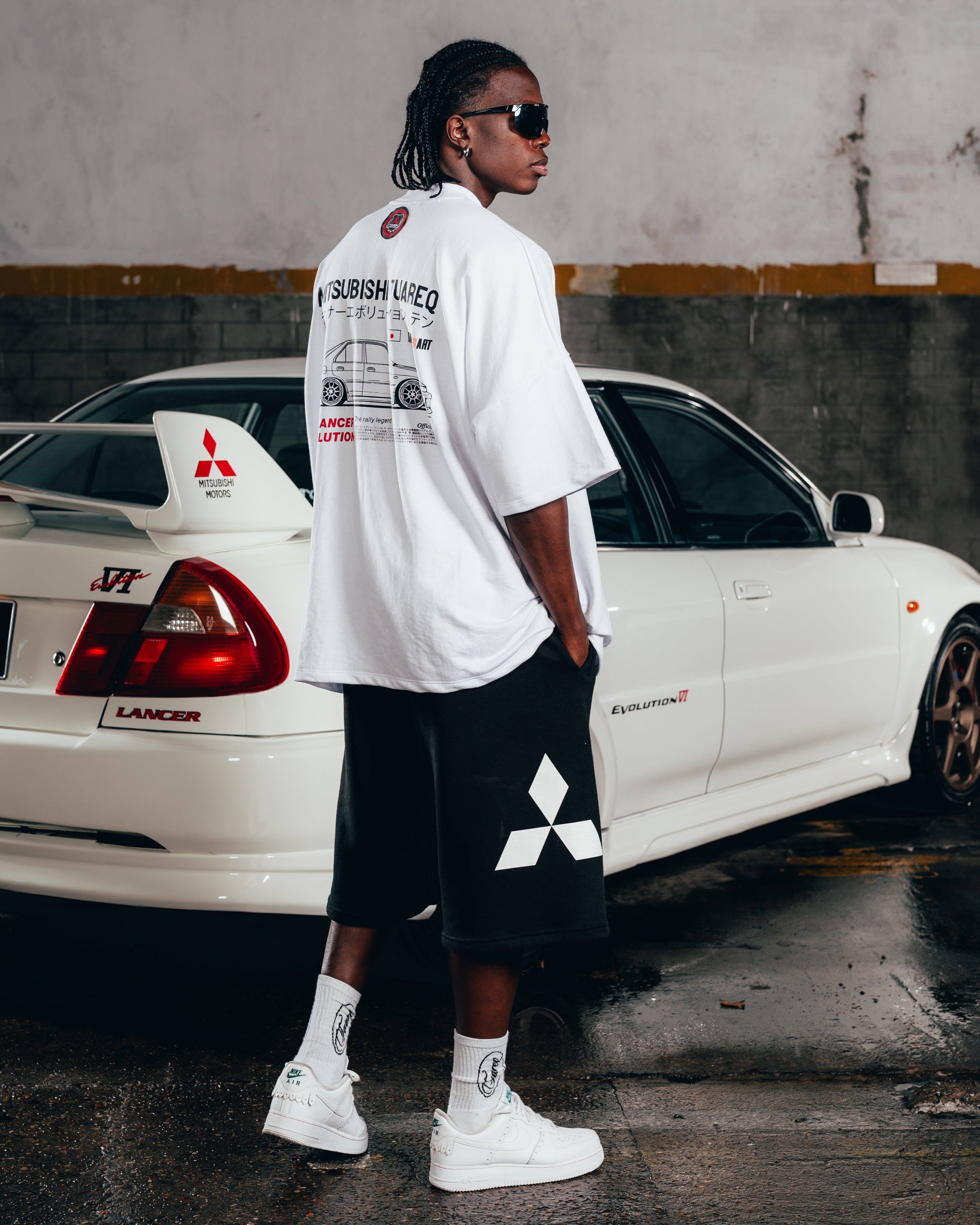 SHORT LARGO ¾ [ MITSUBISHI ] MEGALOGO