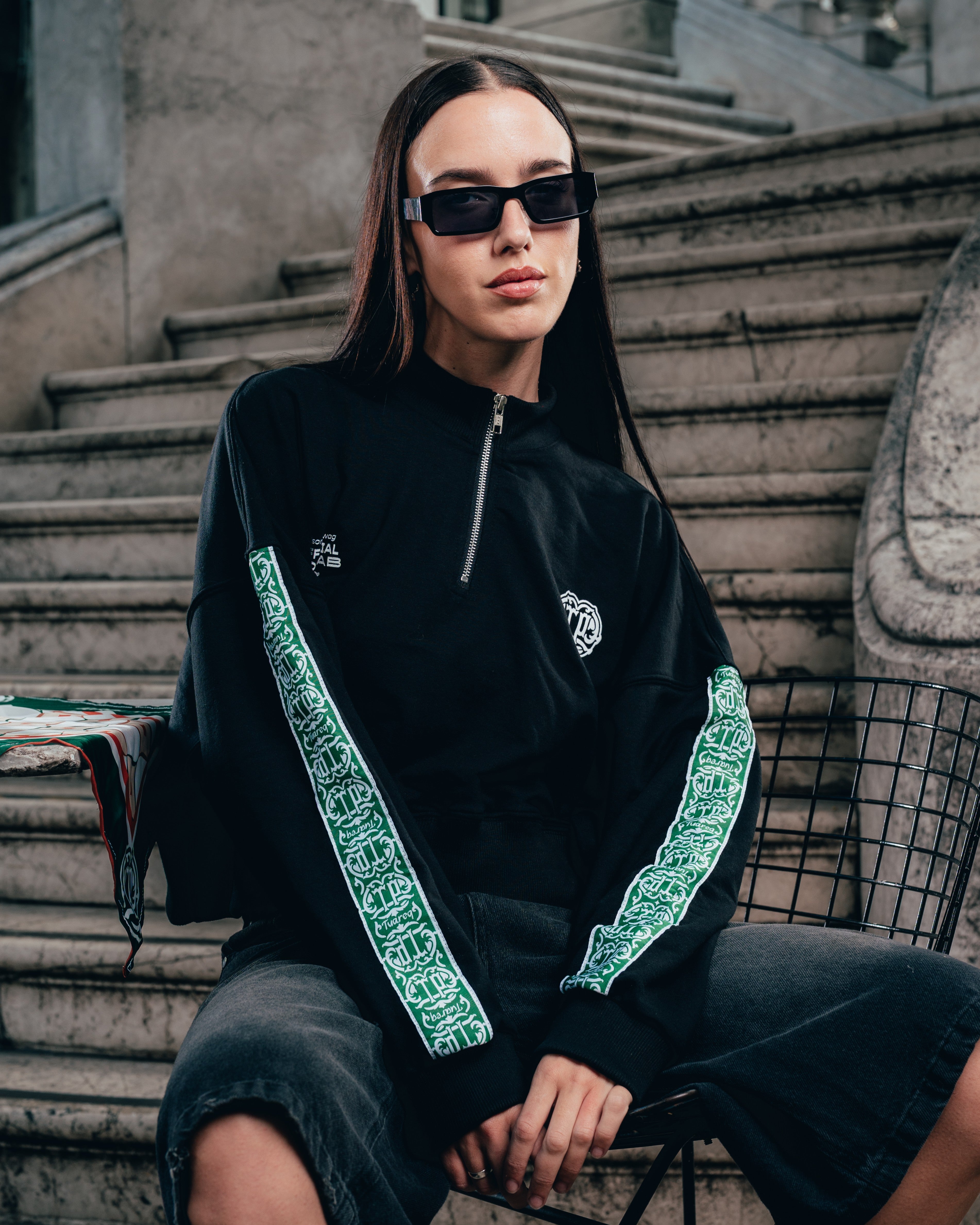 CROP MANGA LARGA [ PERRIER ] GALON BLACK