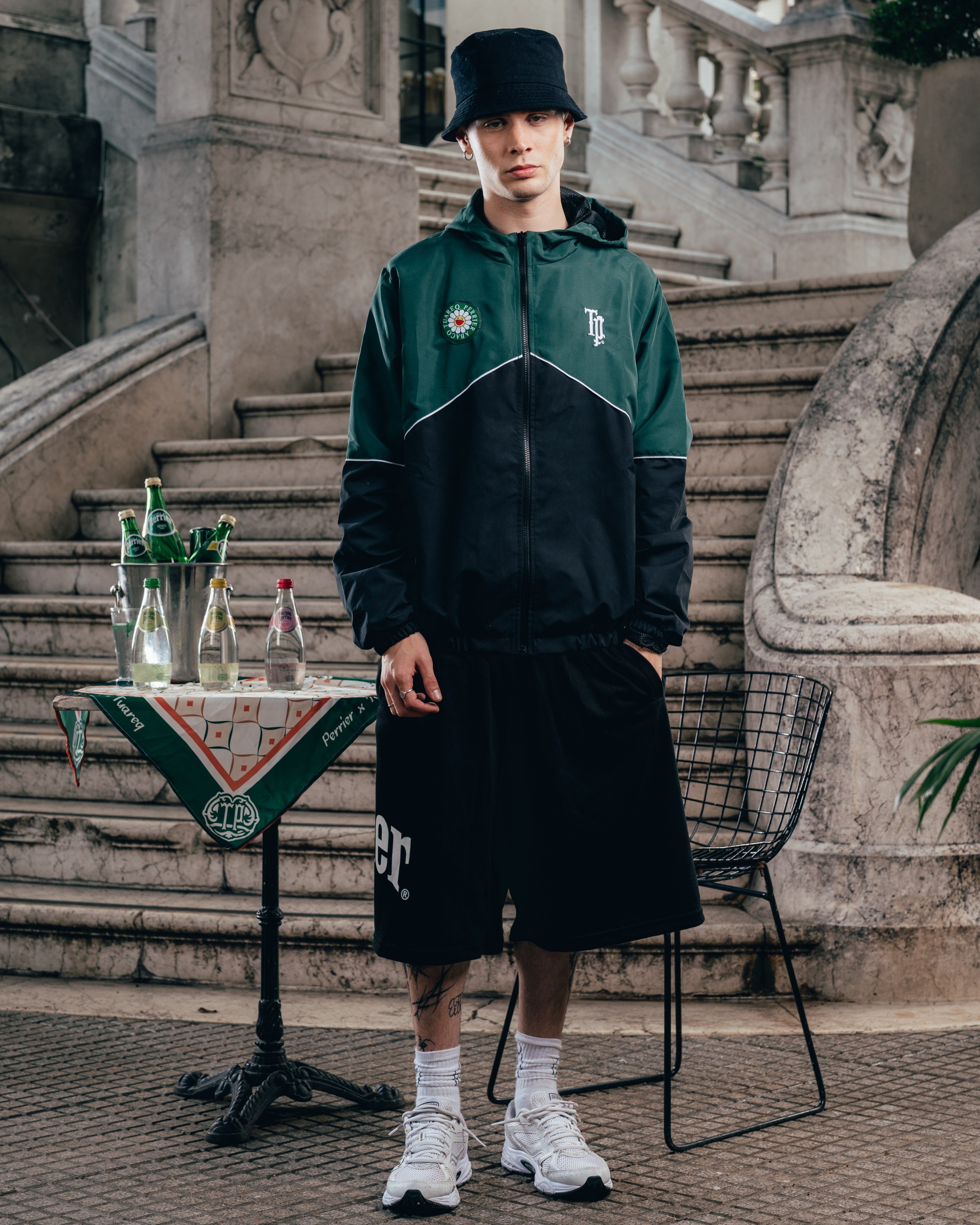 SHORT OVERSIZED [ PERRIER ] SIGNATURE BLACK