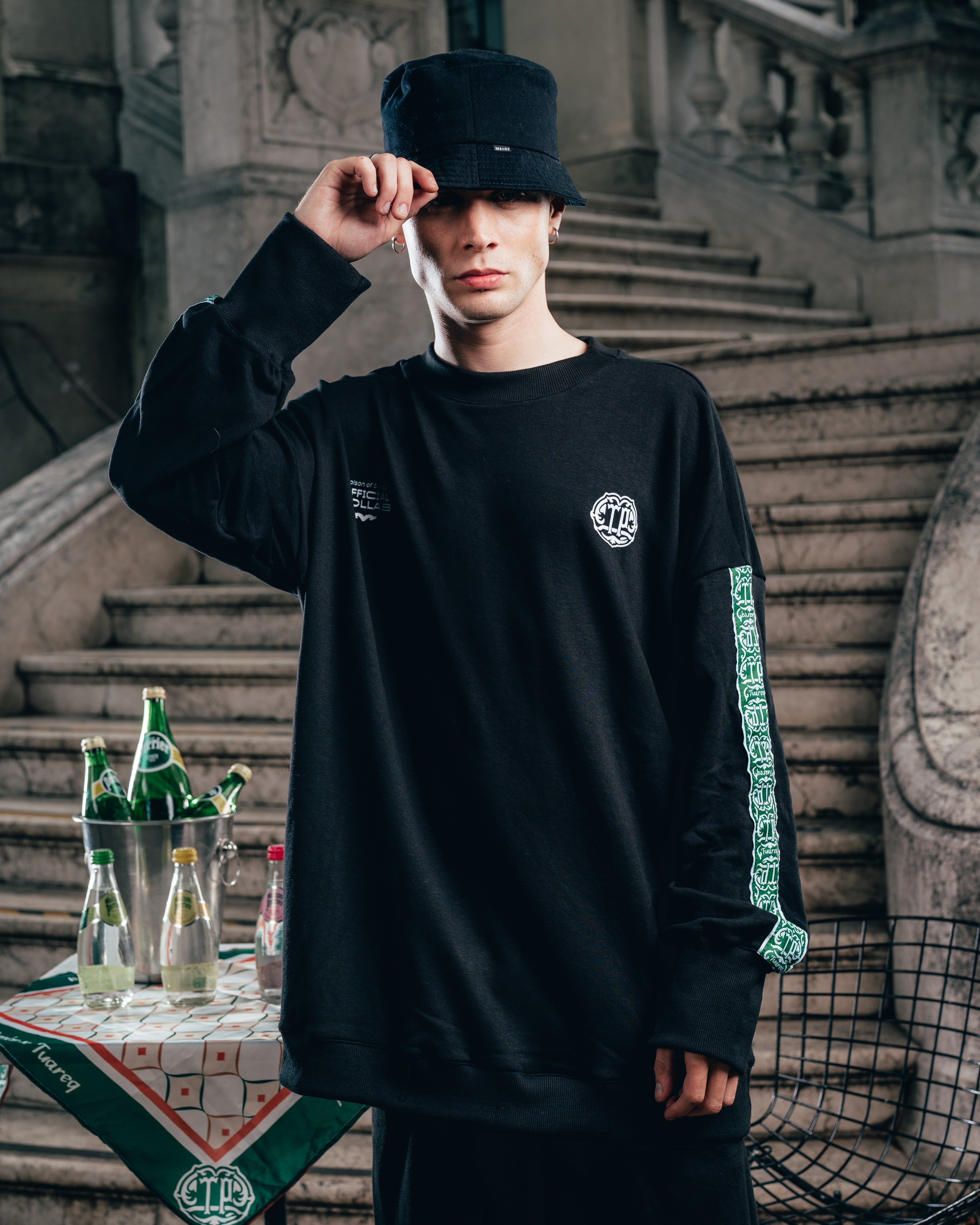 CREWNECK [ PERRIER ] GALON BLACK