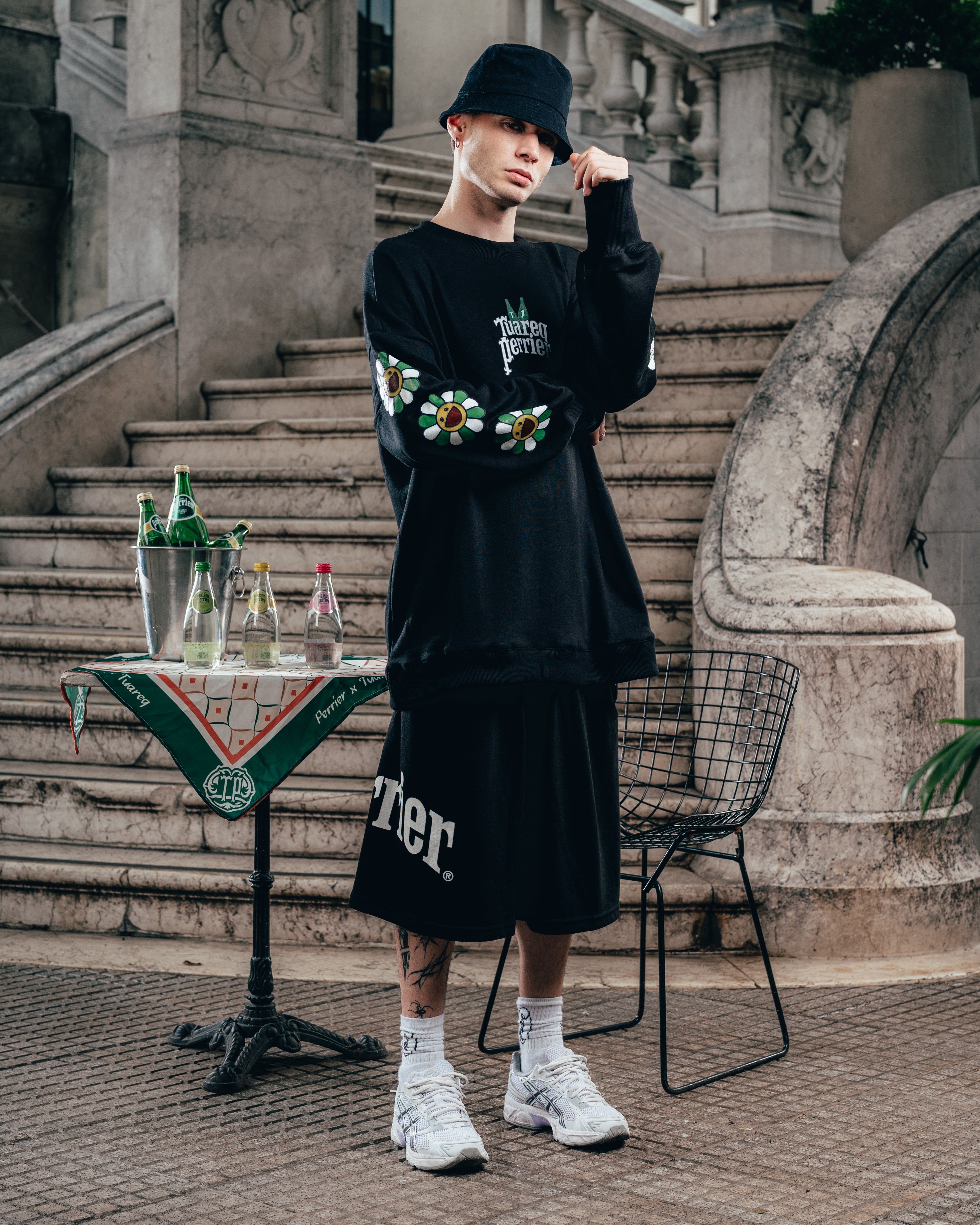 CREWNECK [ PERRIER ] MURAKAMI BLACK