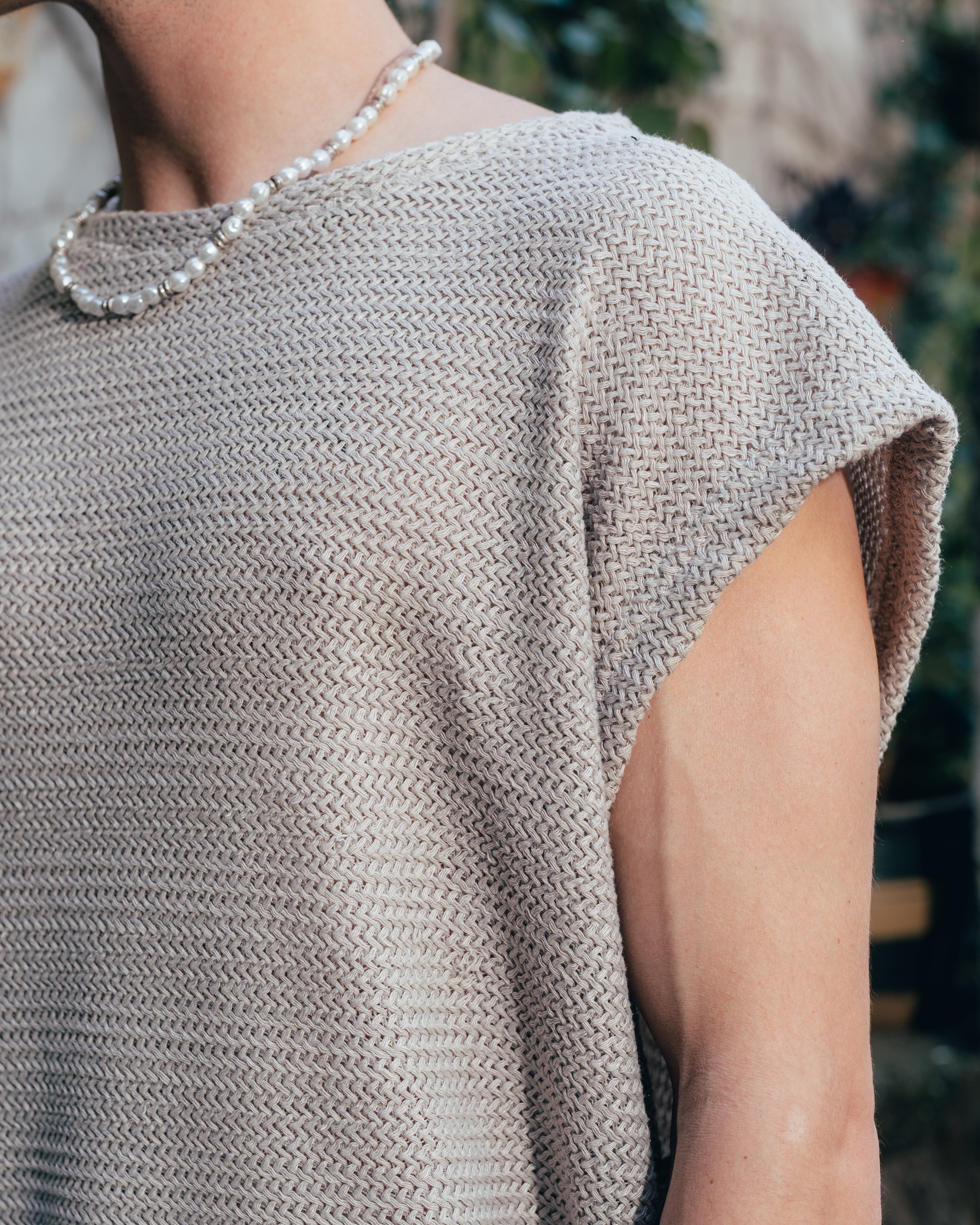 MUSCULOSA OVERSIZED TEJIDA [ PRIMARI ] GREY