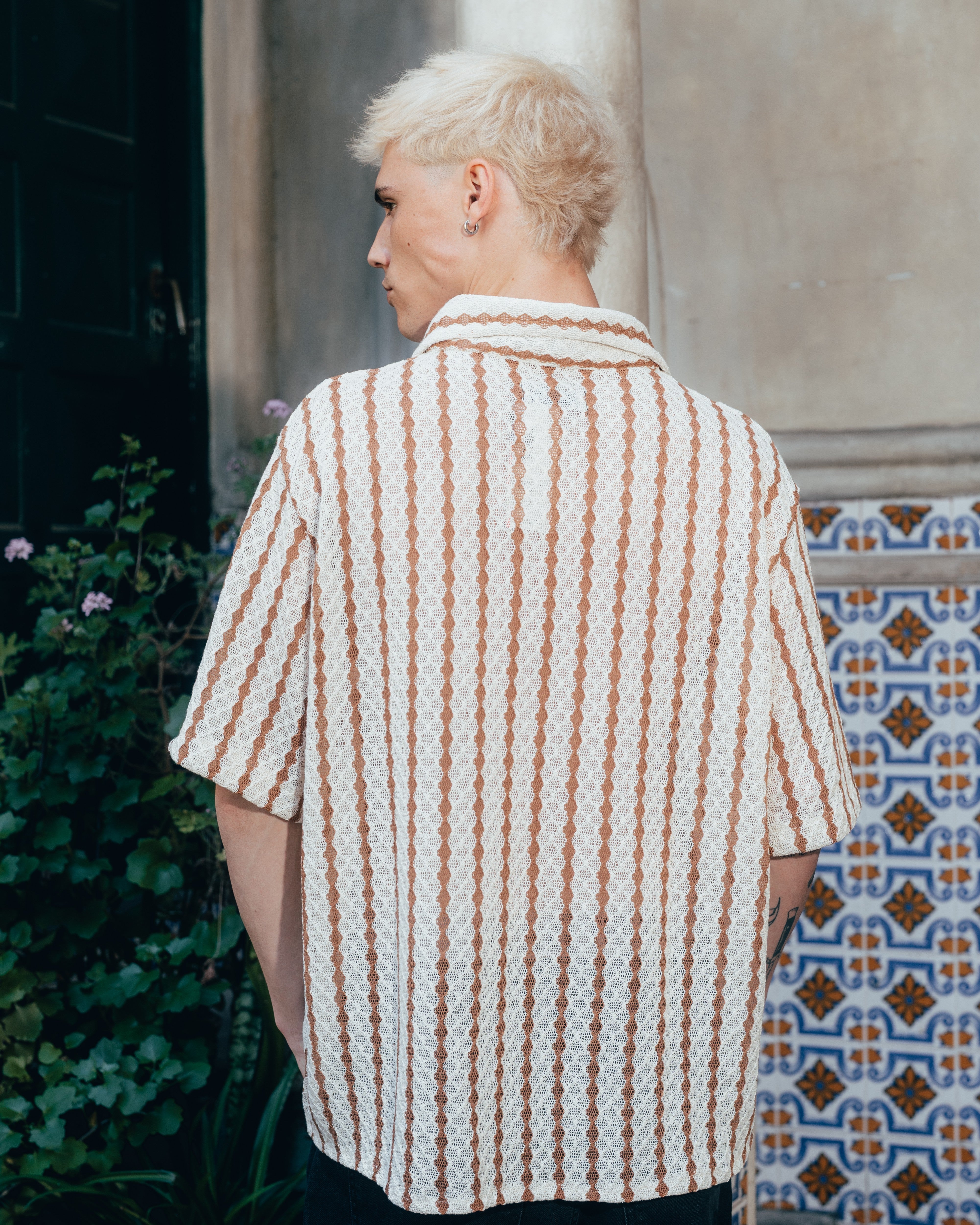 CAMISA TEJIDA RAYADA [ PRIMARI ] BROWN