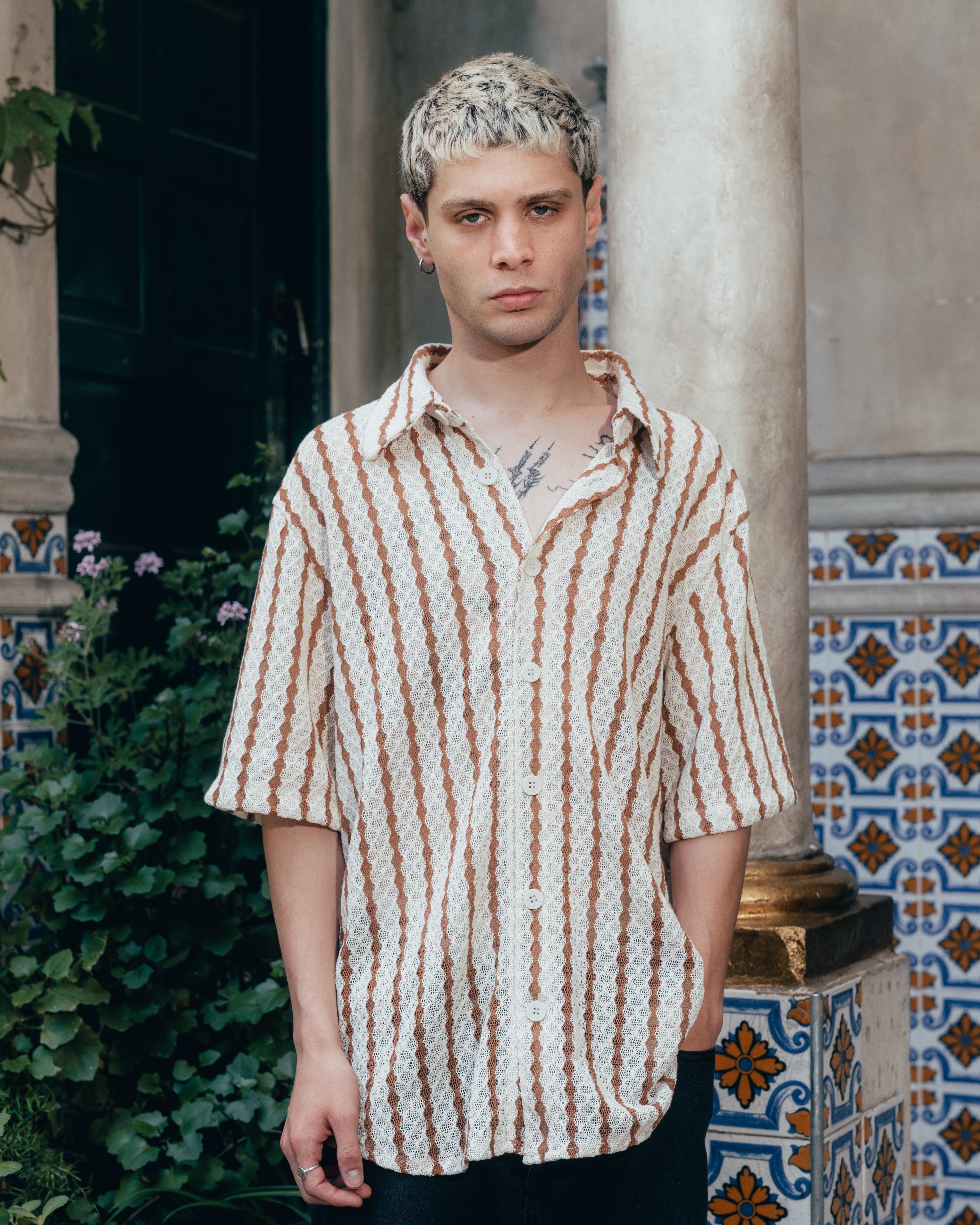 CAMISA TEJIDA RAYADA [ PRIMARI ] BROWN