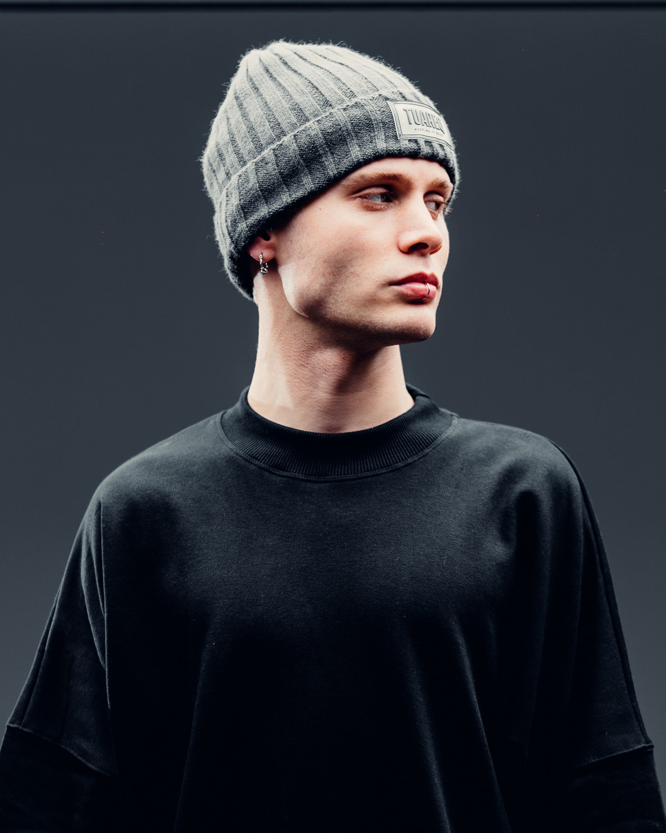 BEANIE [ PRIMARY ] GRIS