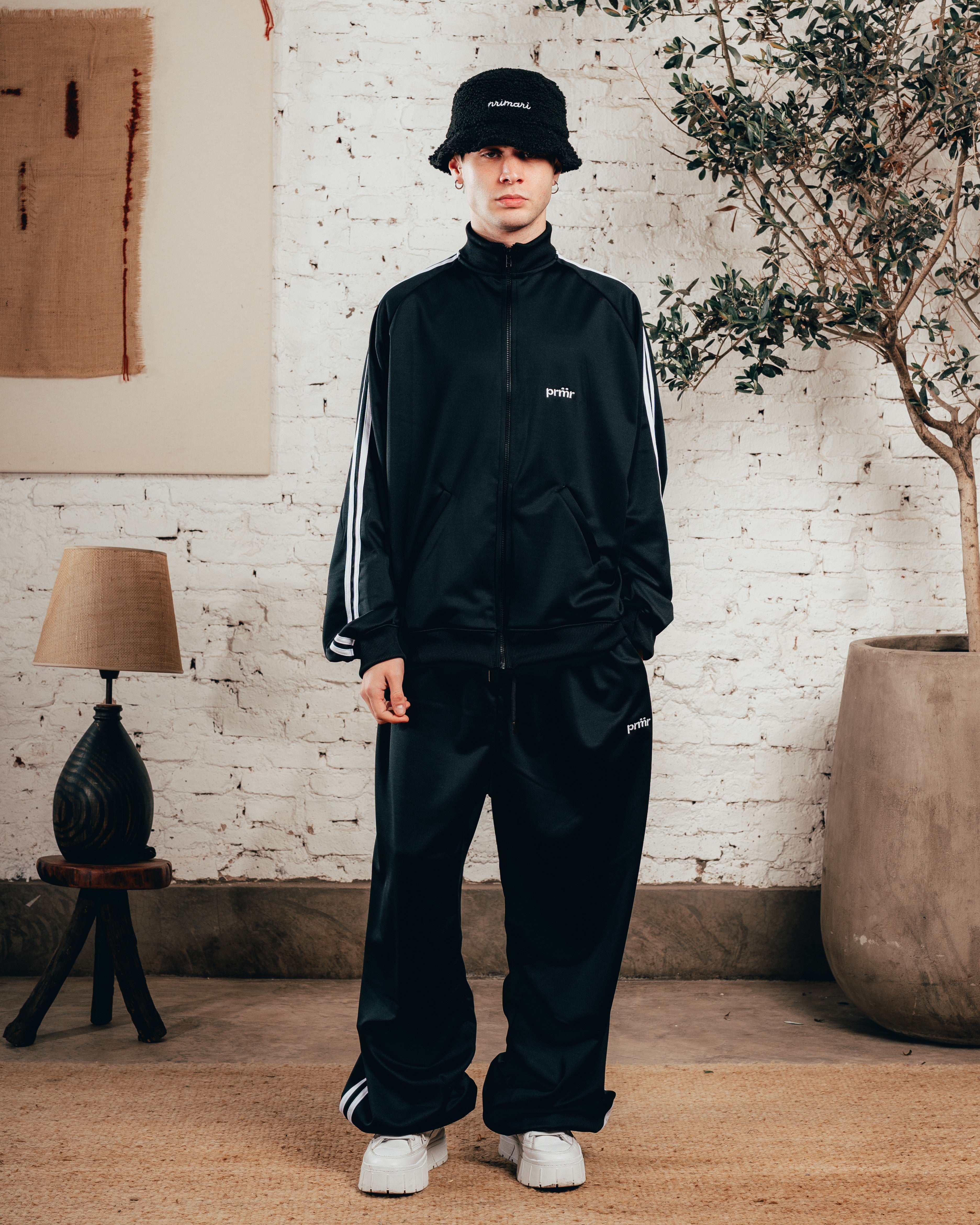 CONJUNTO DEPORTIVO [ PRIMARI ] STRIPE BLACK
