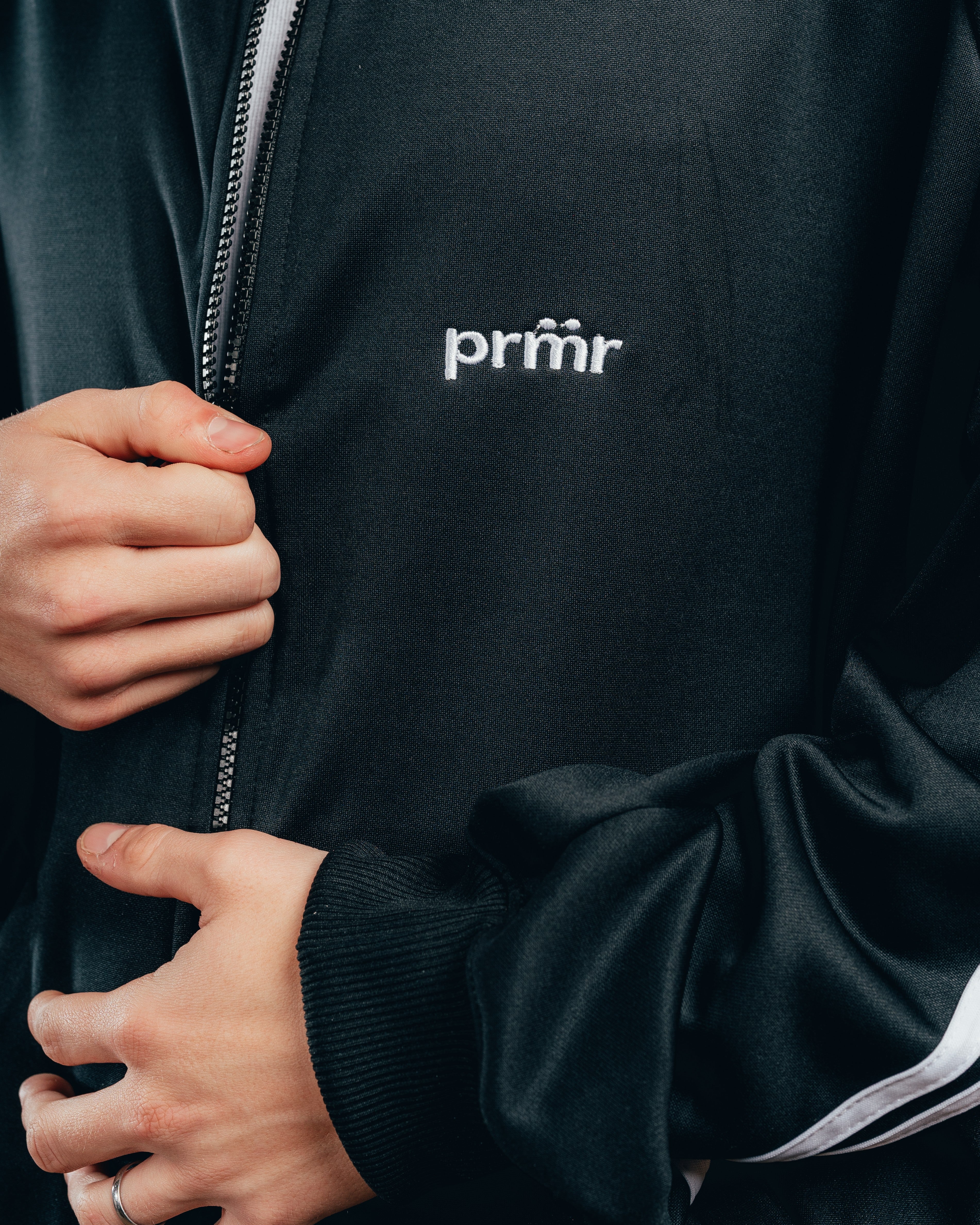 CONJUNTO DEPORTIVO [ PRIMARI ] STRIPE BLACK