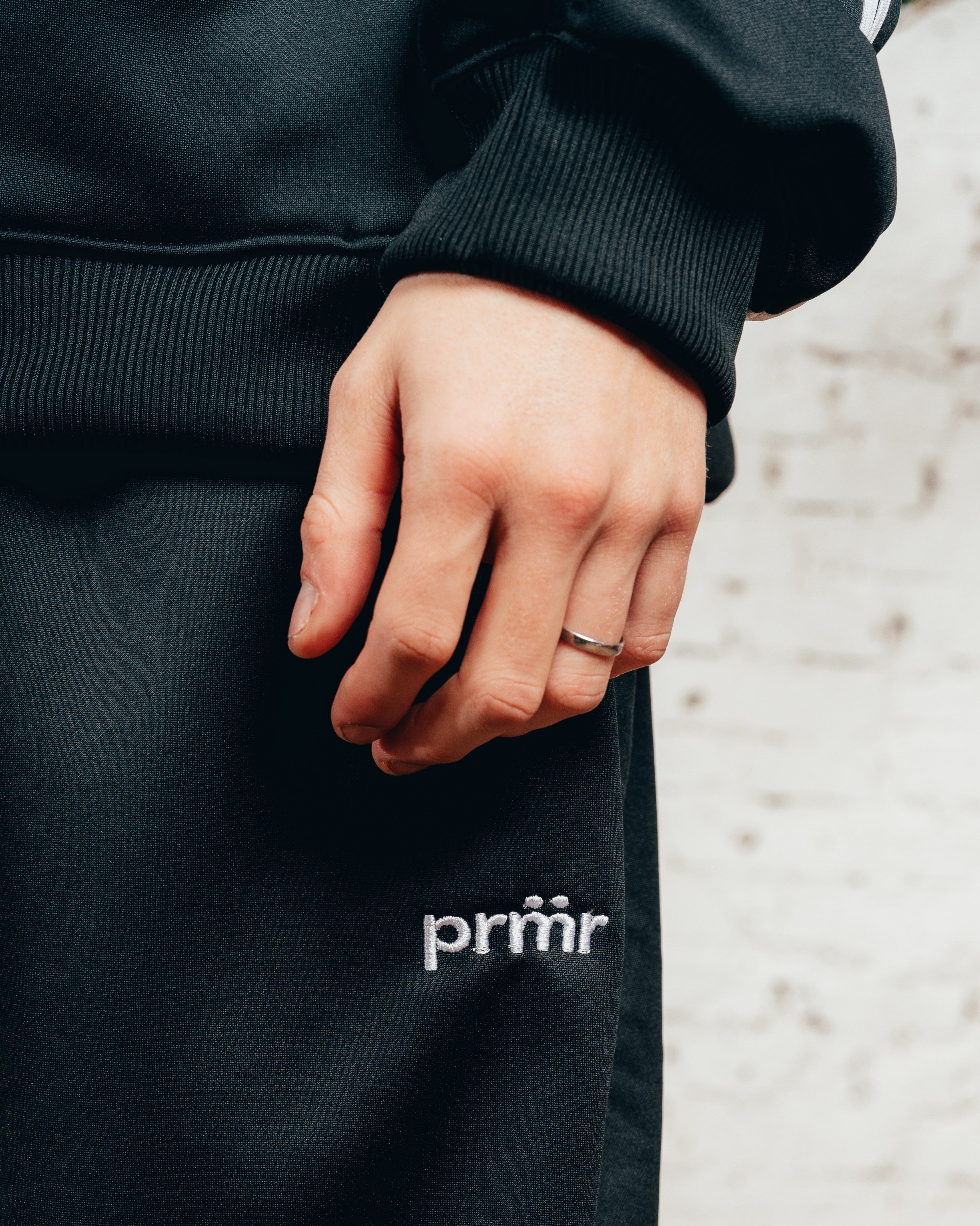 CONJUNTO DEPORTIVO [ PRIMARI ] STRIPE BLACK