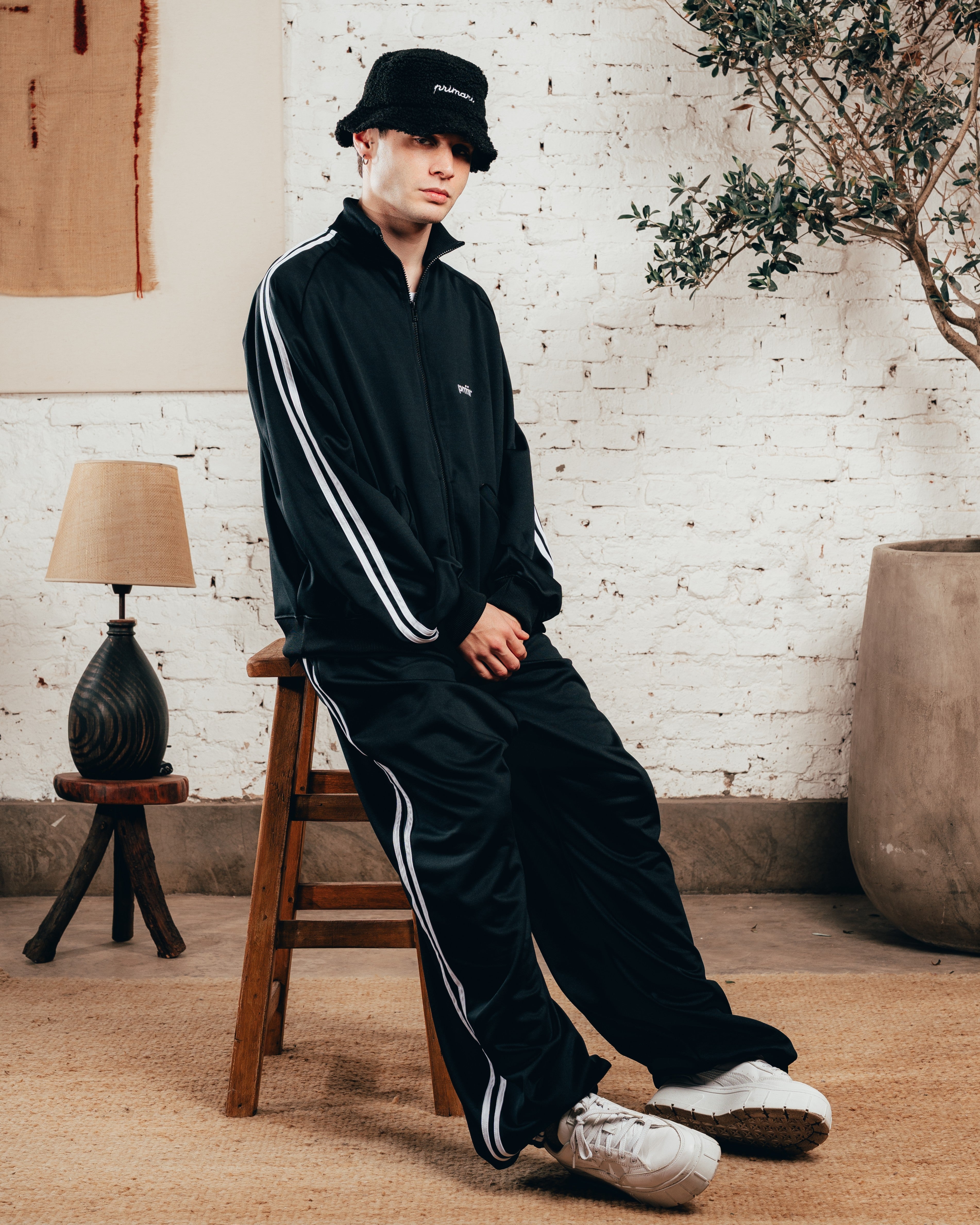 CONJUNTO DEPORTIVO [ PRIMARI ] STRIPE BLACK