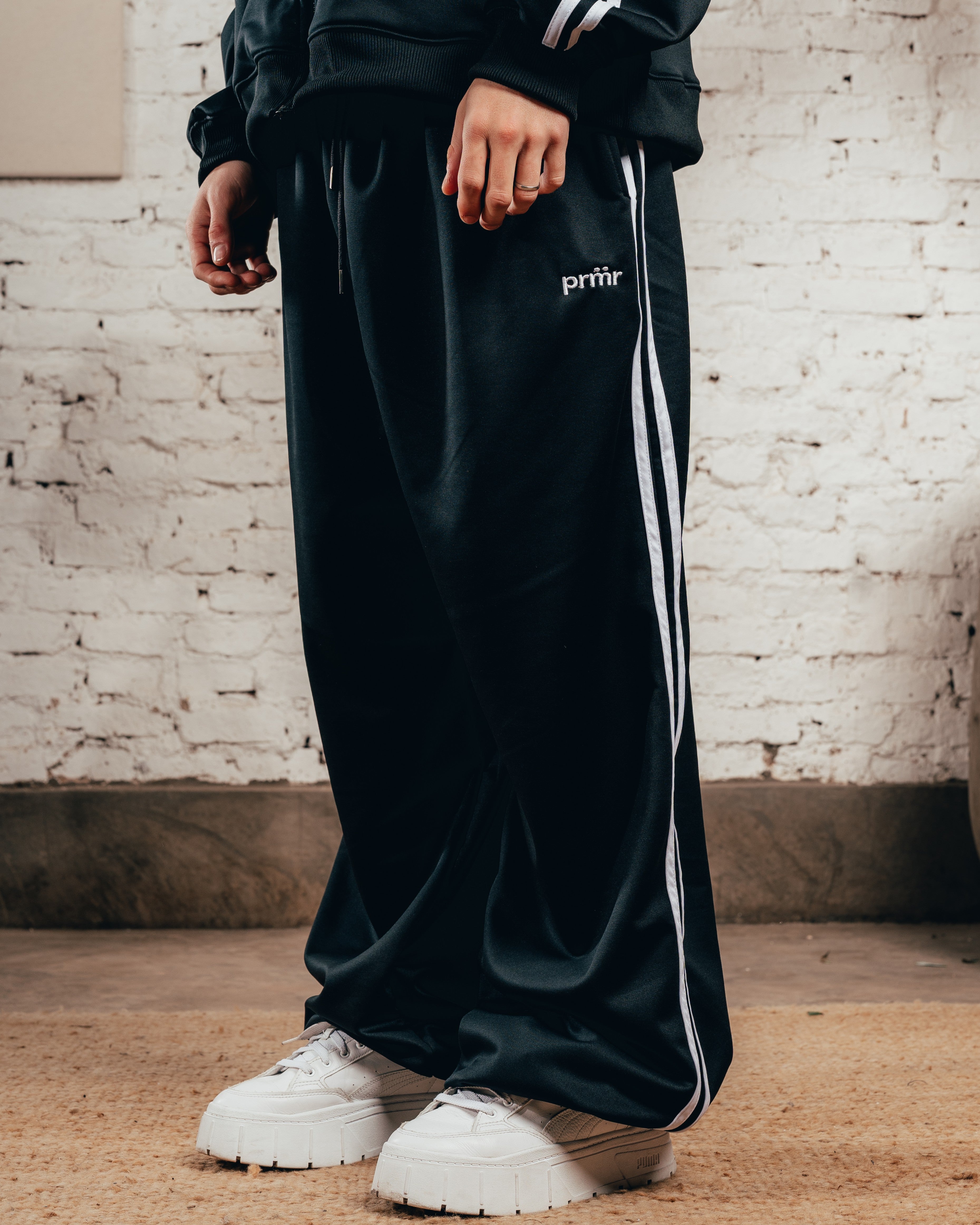 CONJUNTO DEPORTIVO [ PRIMARI ] STRIPE BLACK