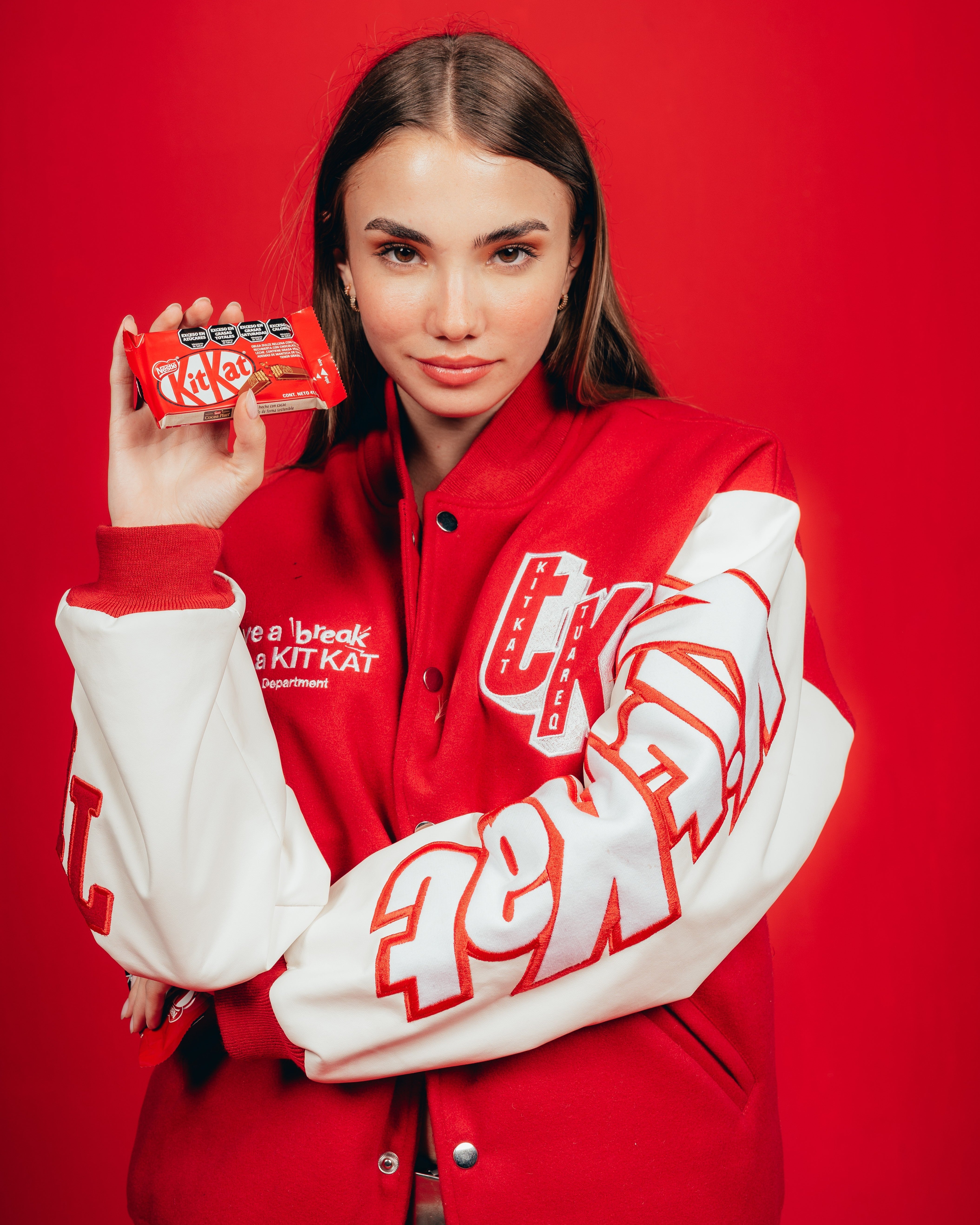CAMPERA VARSITY CANDY [ KIT KAT ] RED
