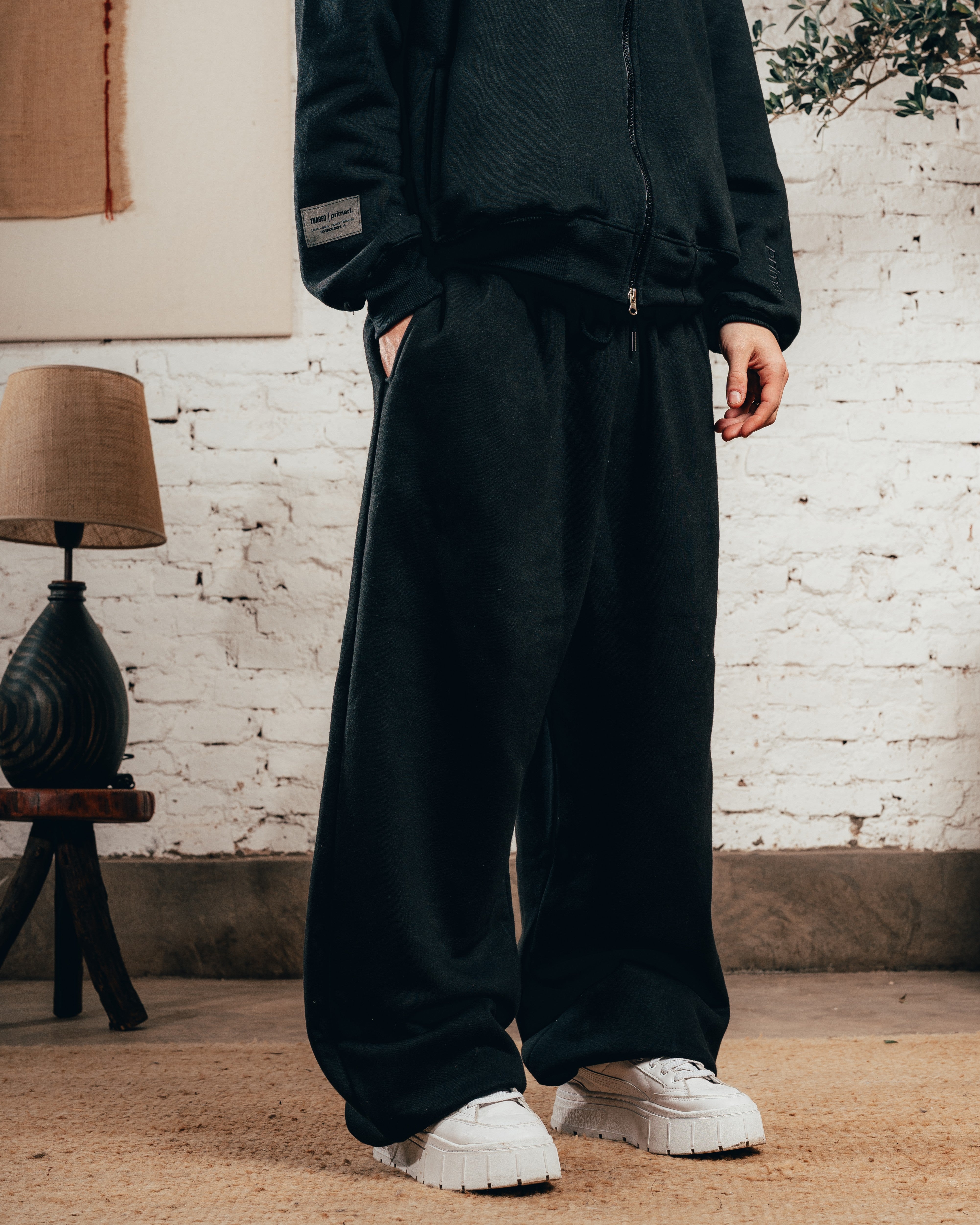 JOGGER PESADO [ PRIMARI ] JET BLACK