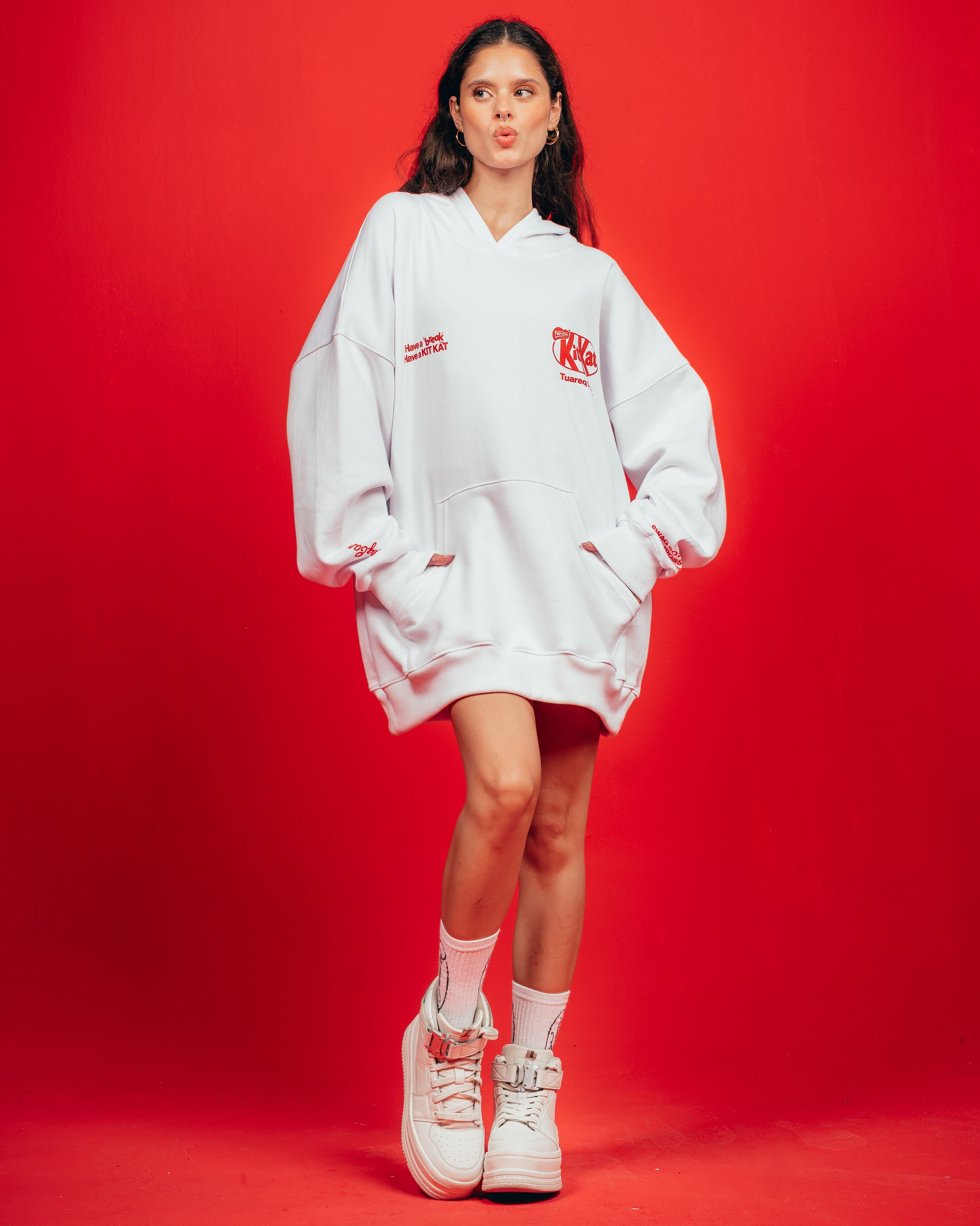 HOODIE PESADO CANDY [ KIT KAT ] WHITE
