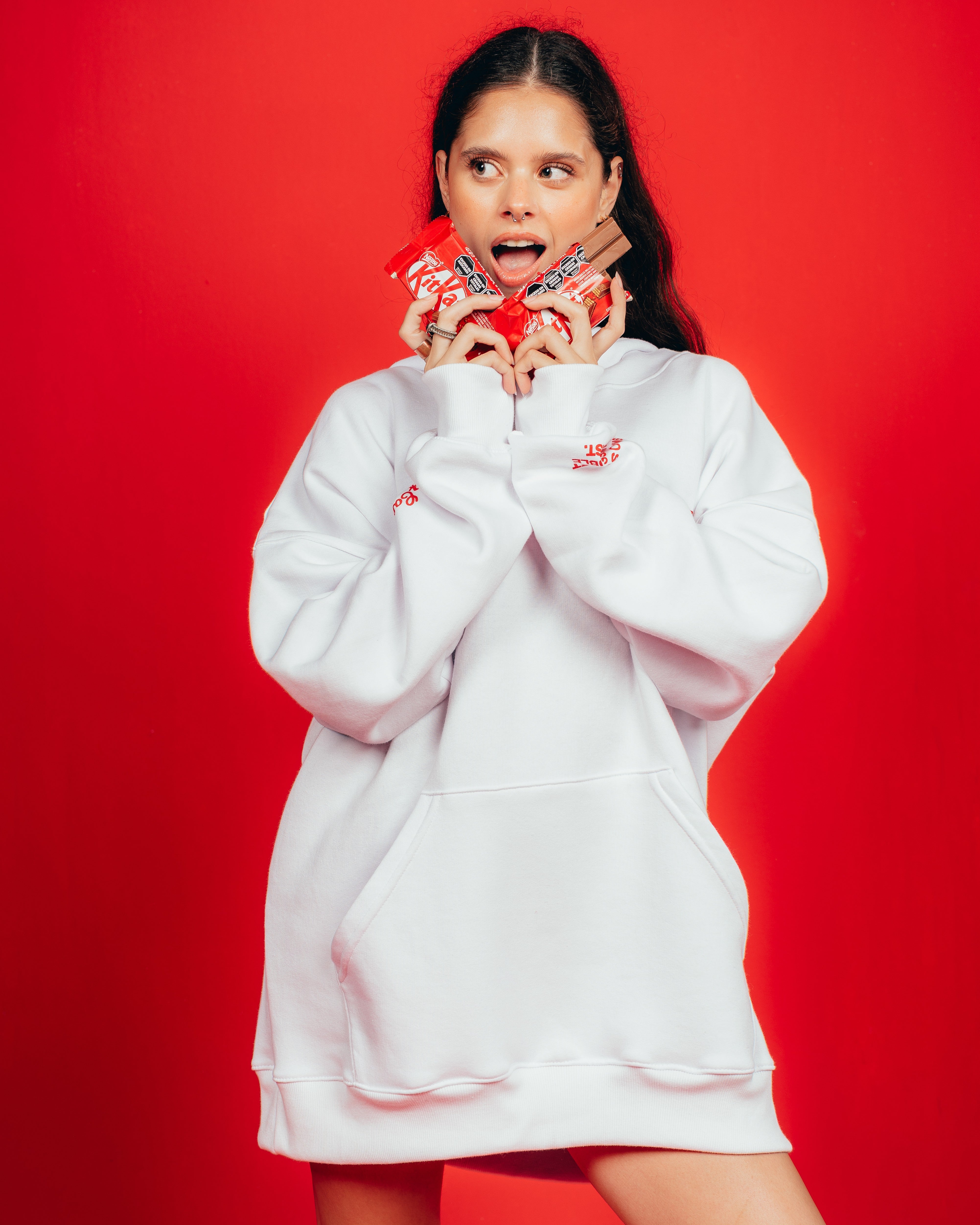 HOODIE PESADO CANDY [ KIT KAT ] WHITE