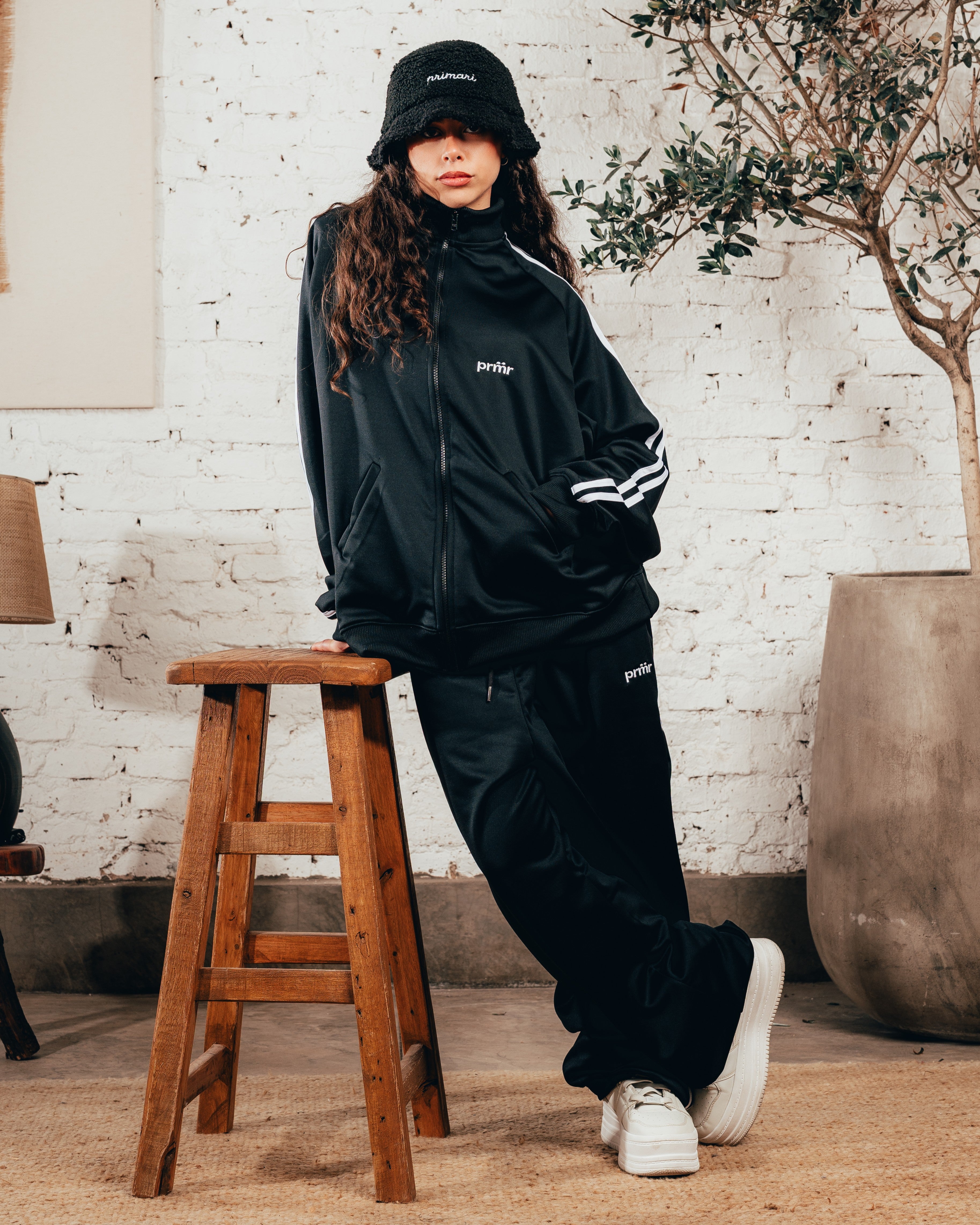 CONJUNTO DEPORTIVO [ PRIMARI ] STRIPE BLACK