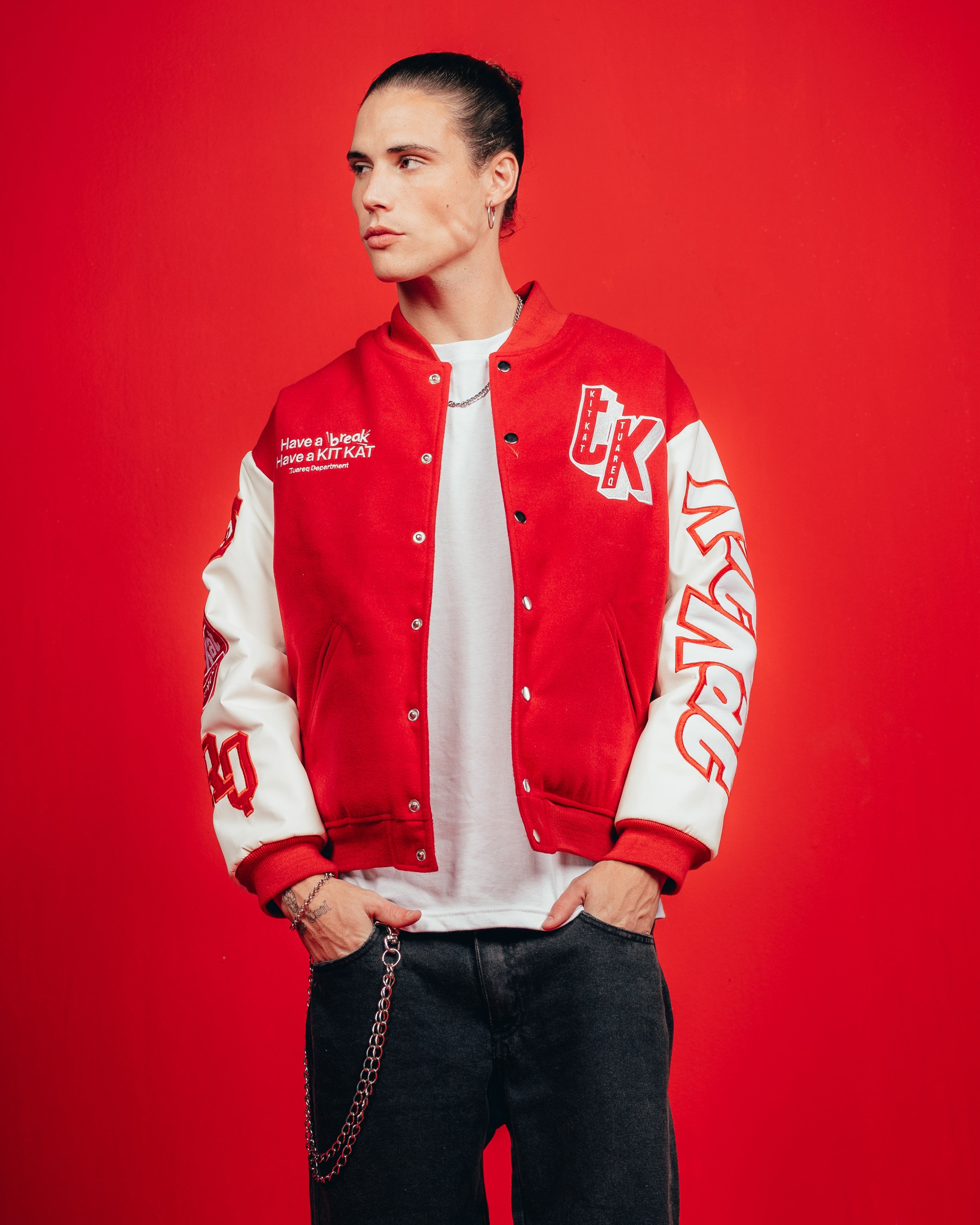 CAMPERA VARSITY CANDY [ KIT KAT ] RED