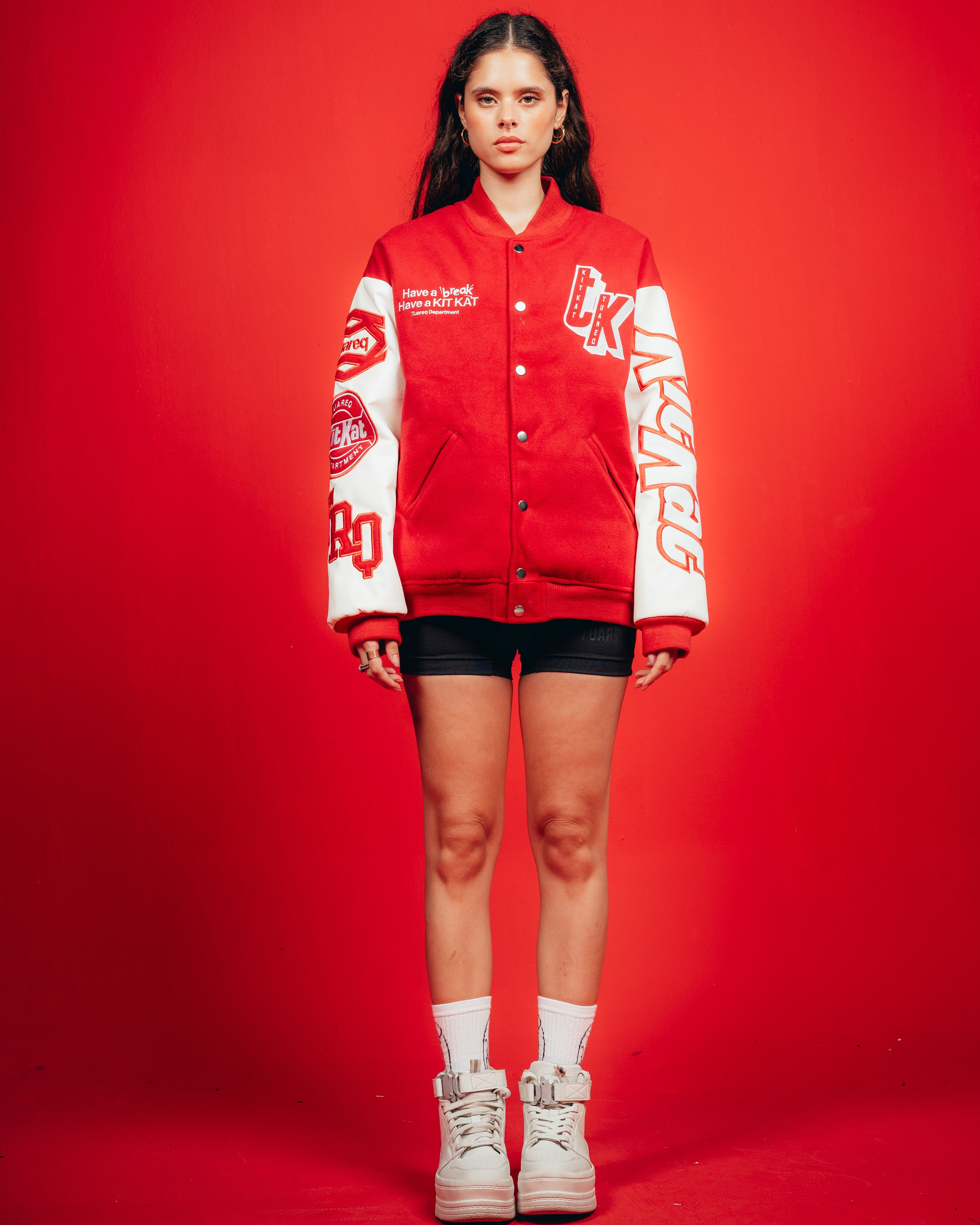 CAMPERA VARSITY CANDY [ KIT KAT ] RED