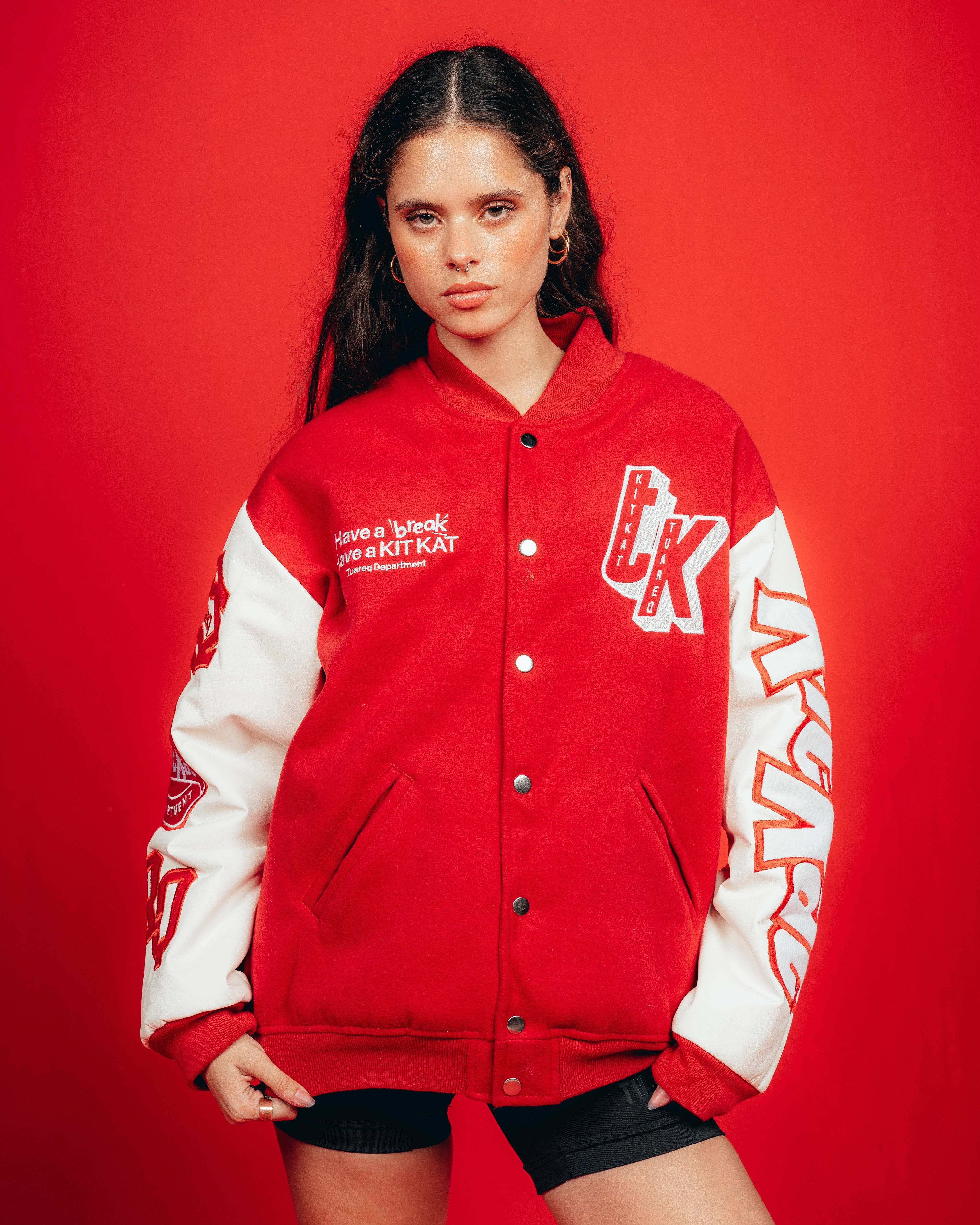 CAMPERA VARSITY CANDY [ KIT KAT ] RED