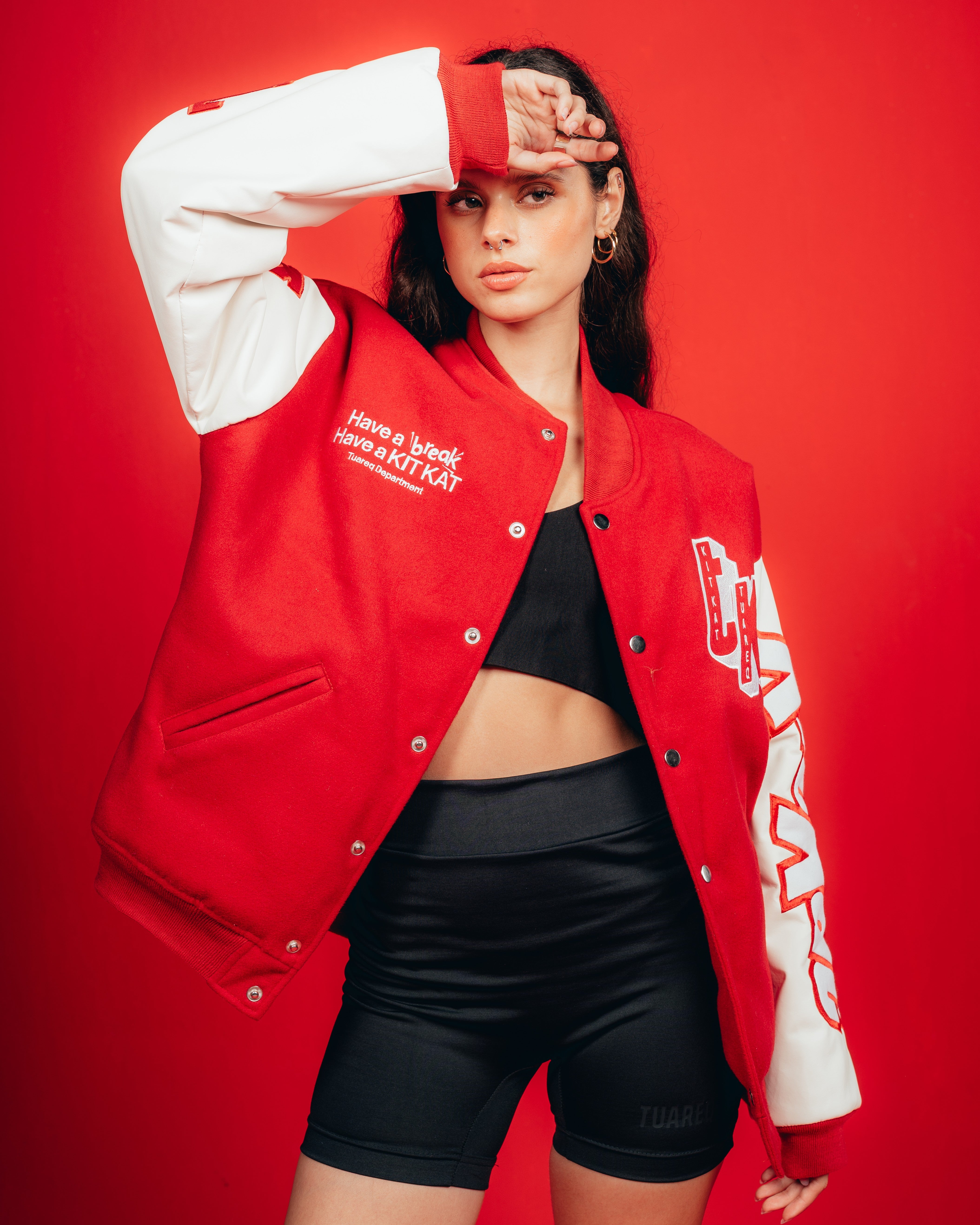 CAMPERA VARSITY CANDY [ KIT KAT ] RED