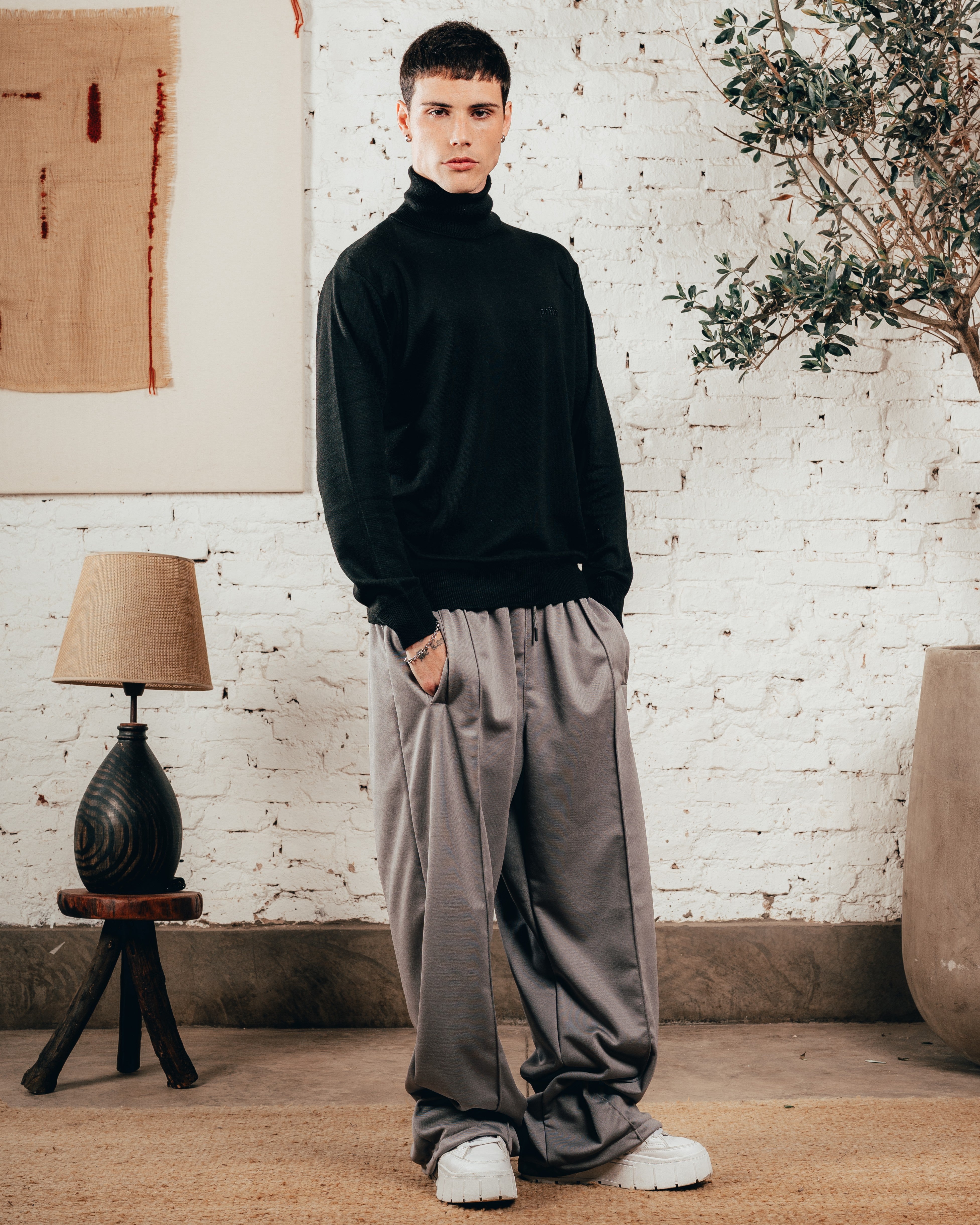 POLERA DE LANILLA [ PRIMARI ] NECK BLACK