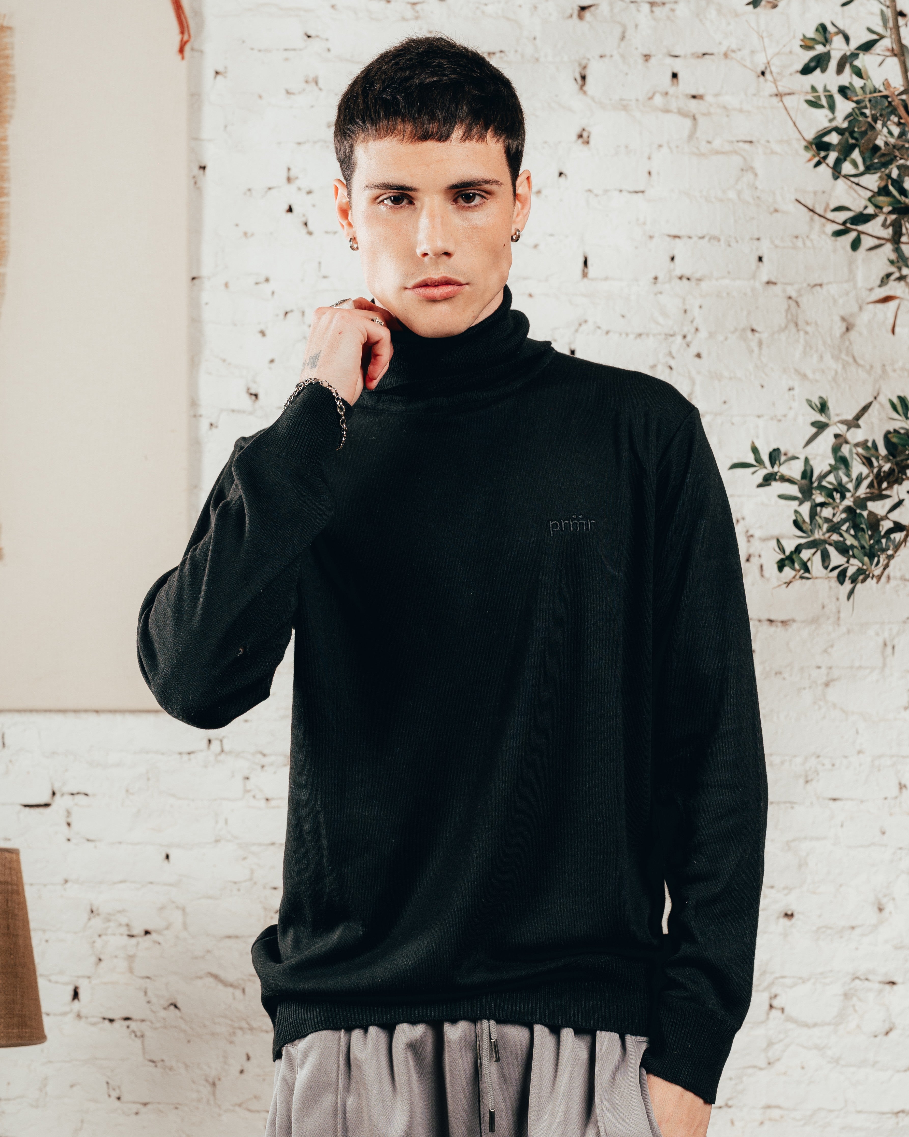 POLERA DE LANILLA [ PRIMARI ] NECK BLACK
