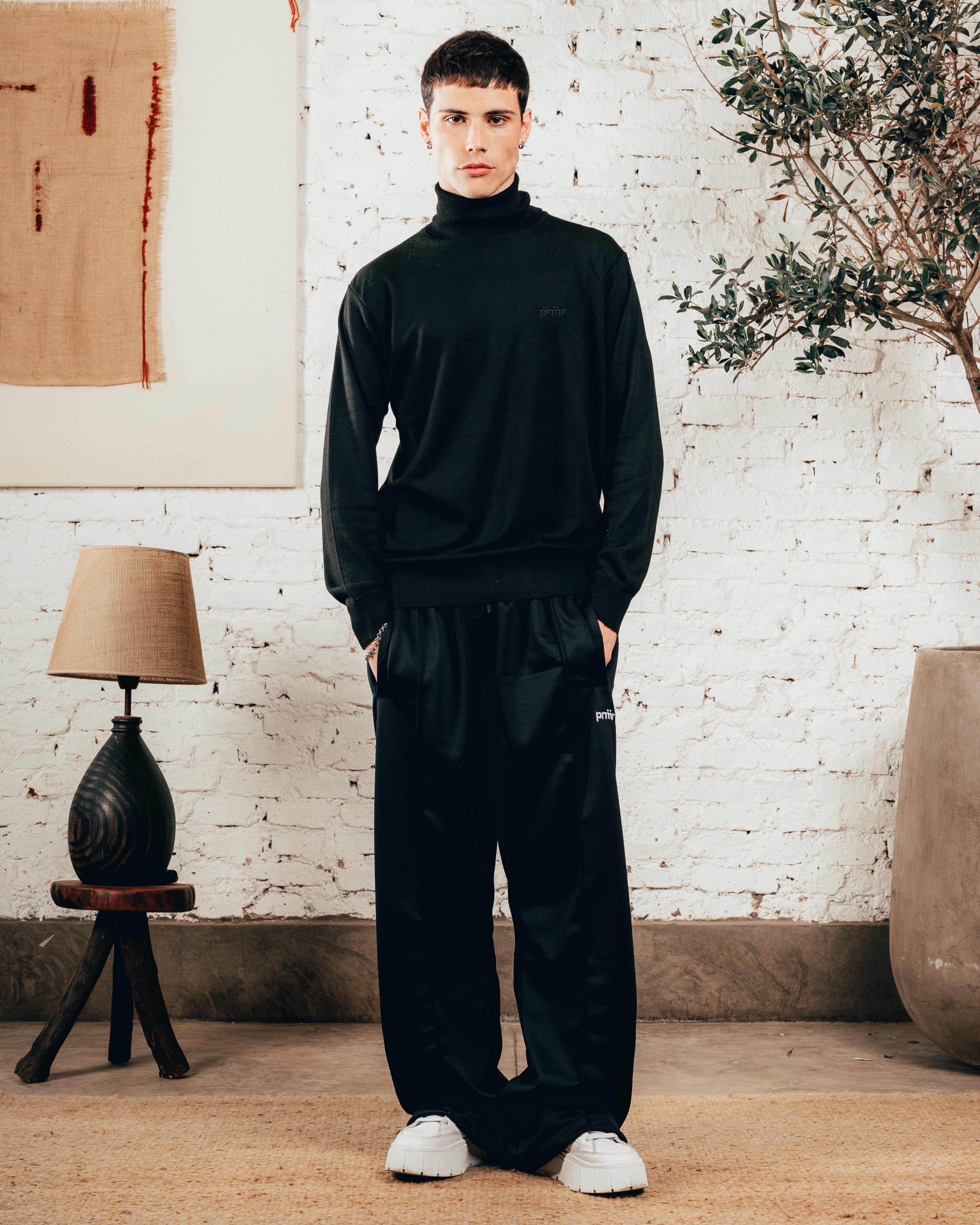 POLERA DE LANILLA [ PRIMARI ] NECK BLACK