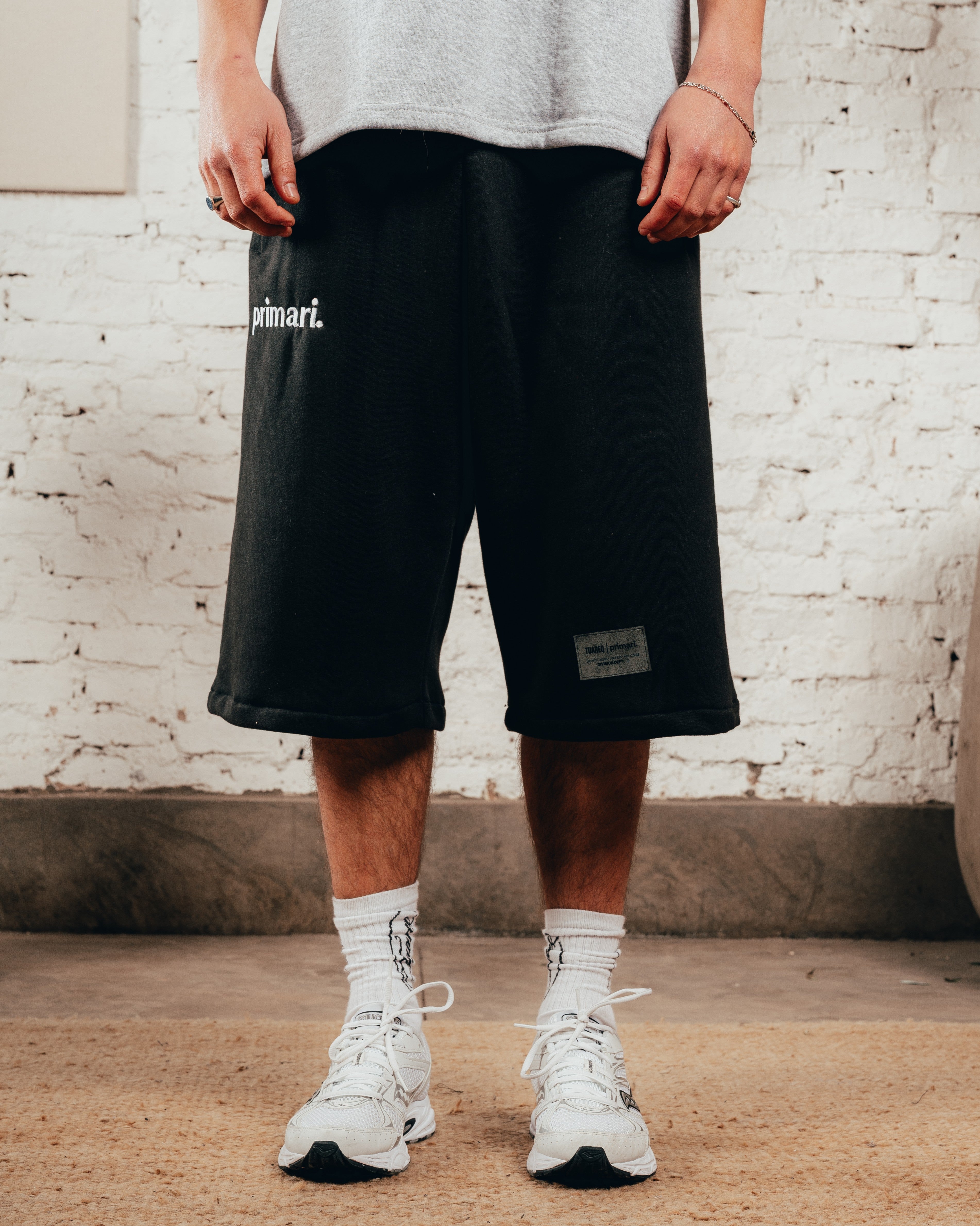 SHORT LARGO ¾ [ PRIMARI ] BLACK