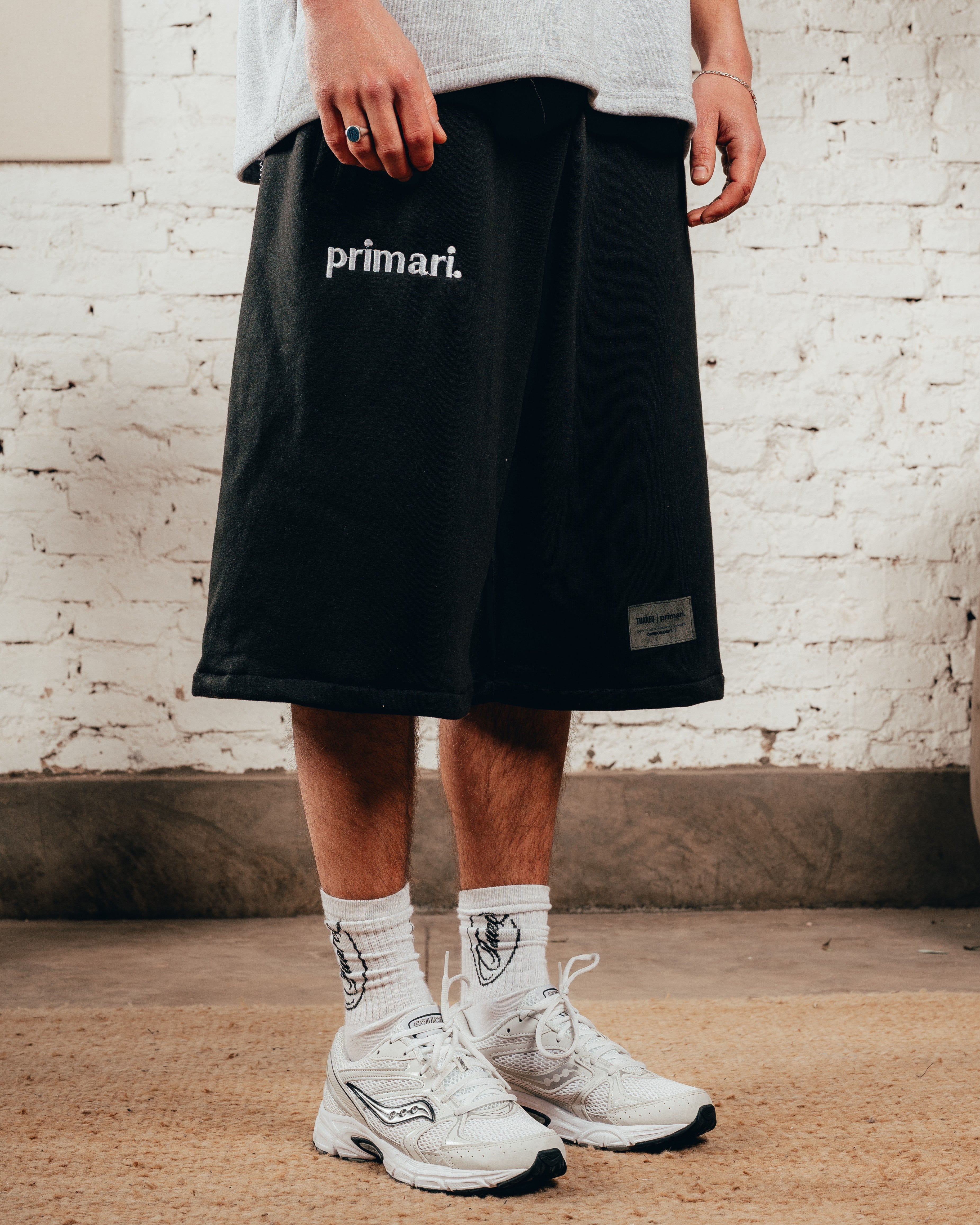 SHORT LARGO ¾ [ PRIMARI ] BLACK