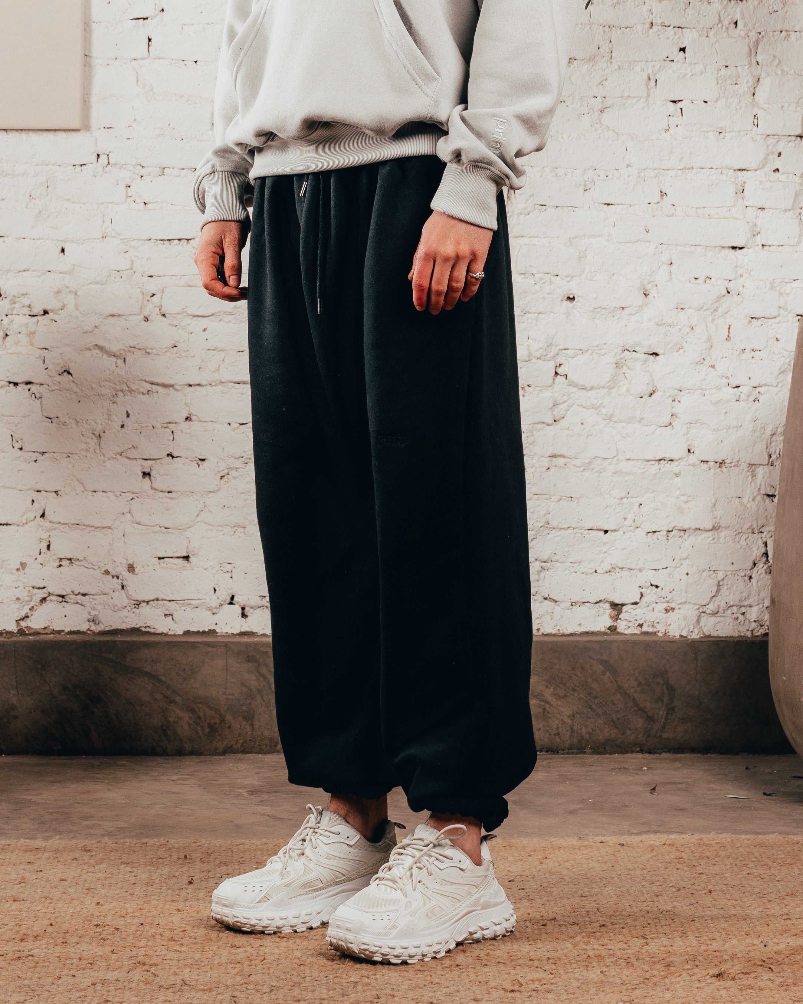 JOGGER PESADO [ PRIMARI ] JET BLACK