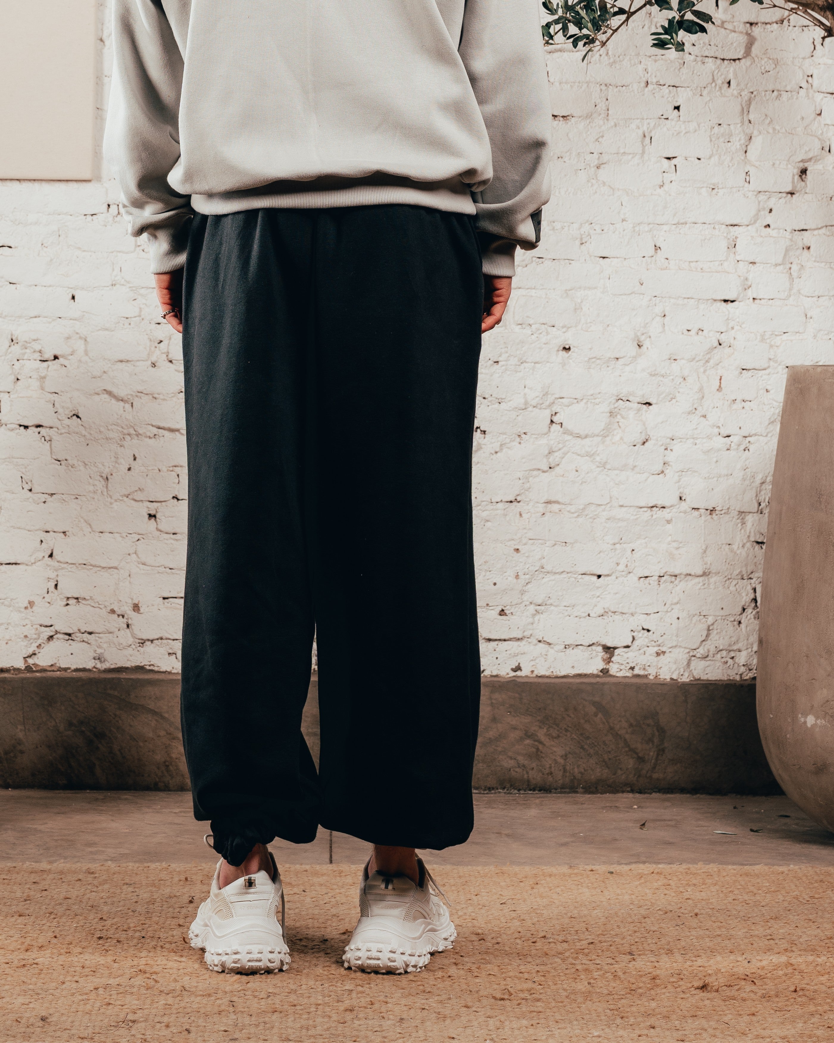 JOGGER PESADO [ PRIMARI ] JET BLACK