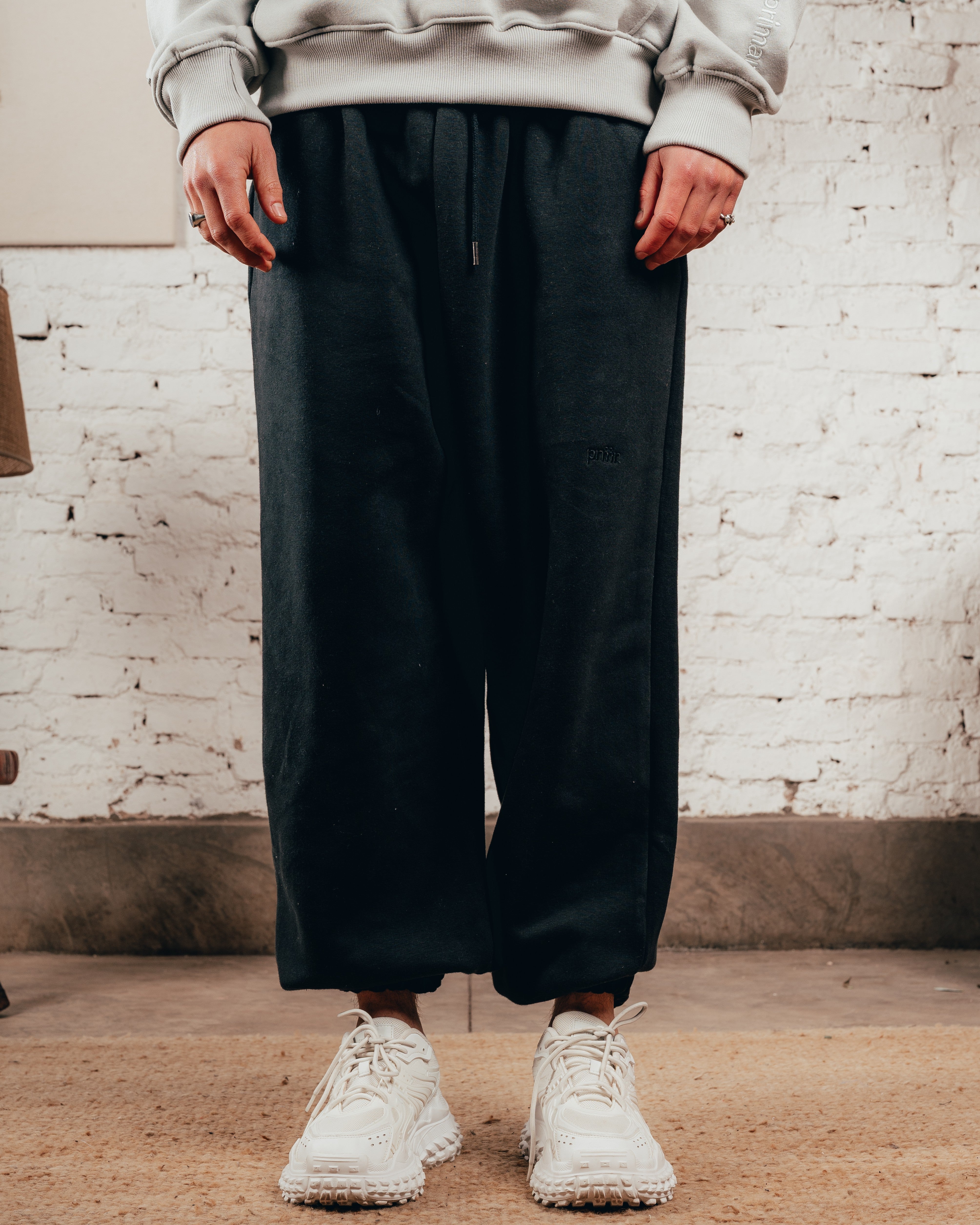 JOGGER PESADO [ PRIMARI ] JET BLACK