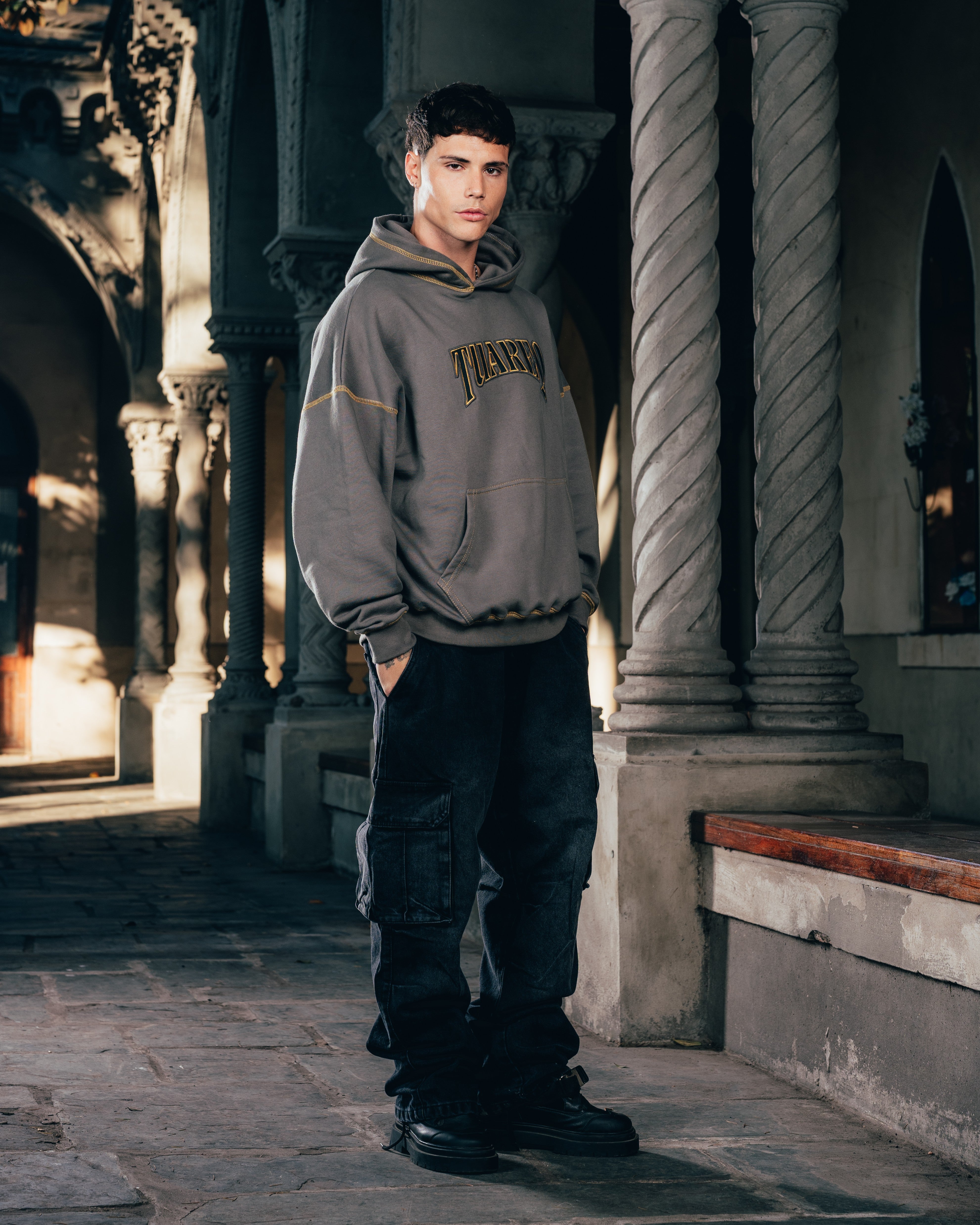 HOODIE [ WARRIOR ] COSTURA CARBON GREY