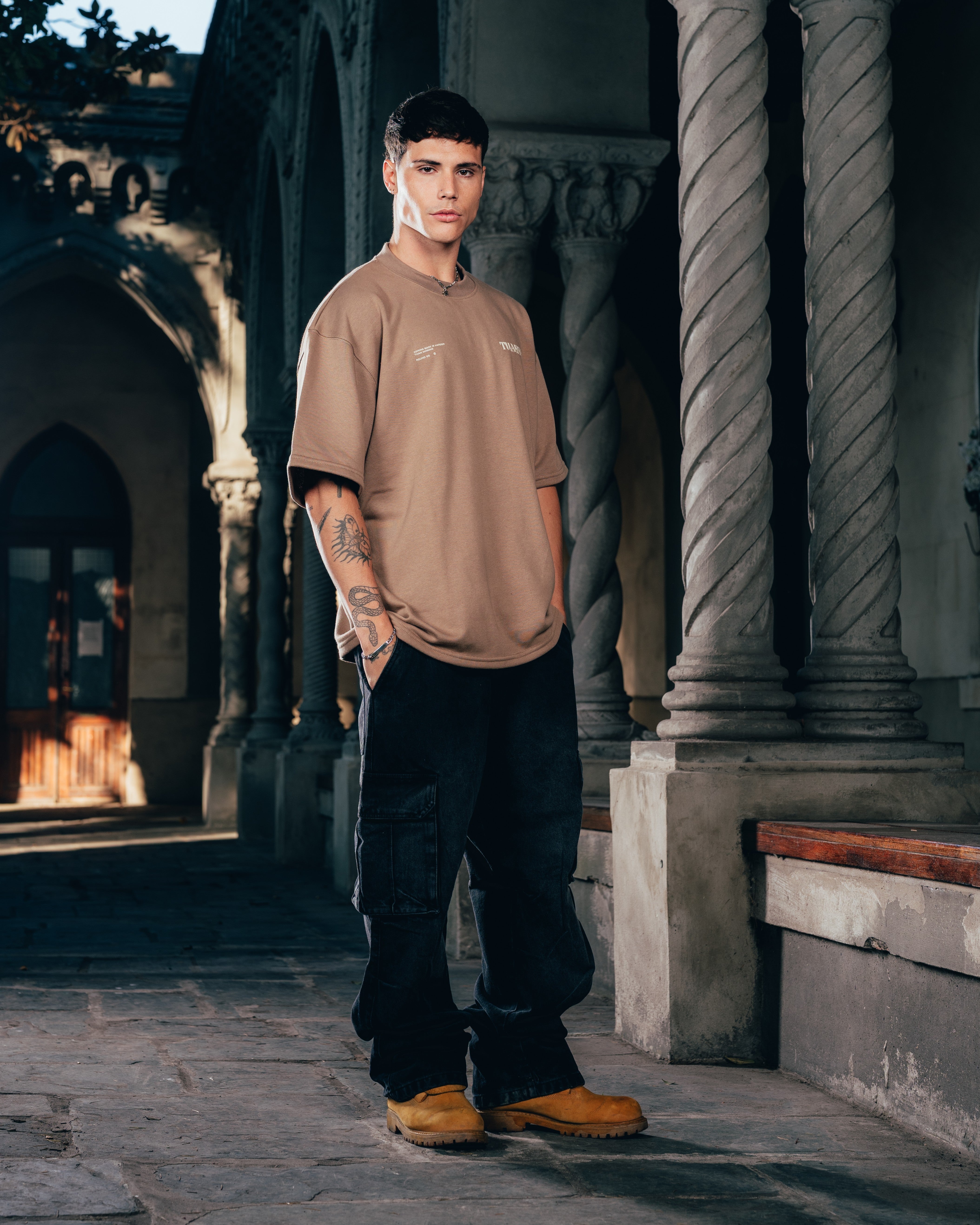 REMERA OVERSIZED [ WARRIOR ] CROWN BROWN