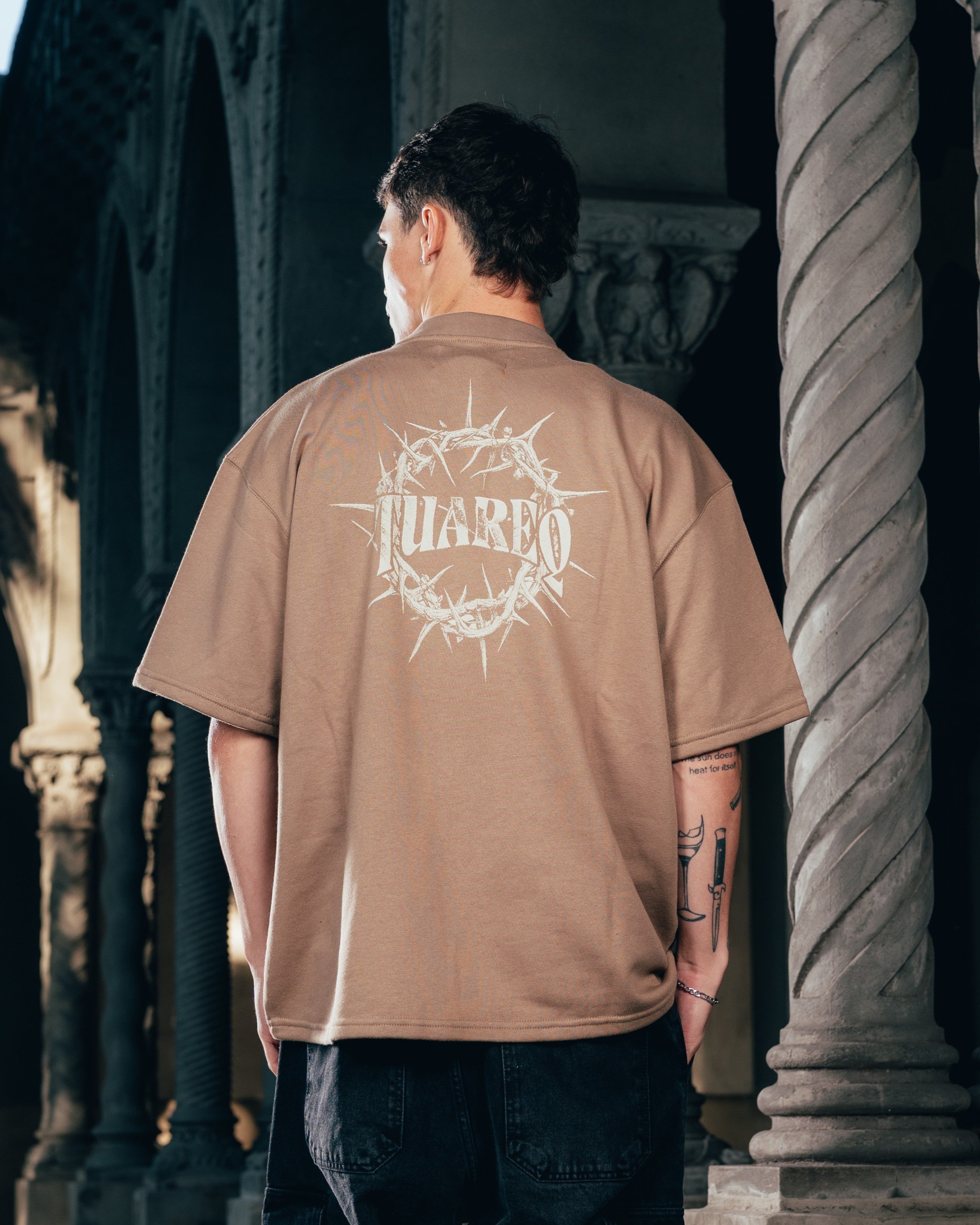 REMERA OVERSIZED [ WARRIOR ] CROWN BROWN