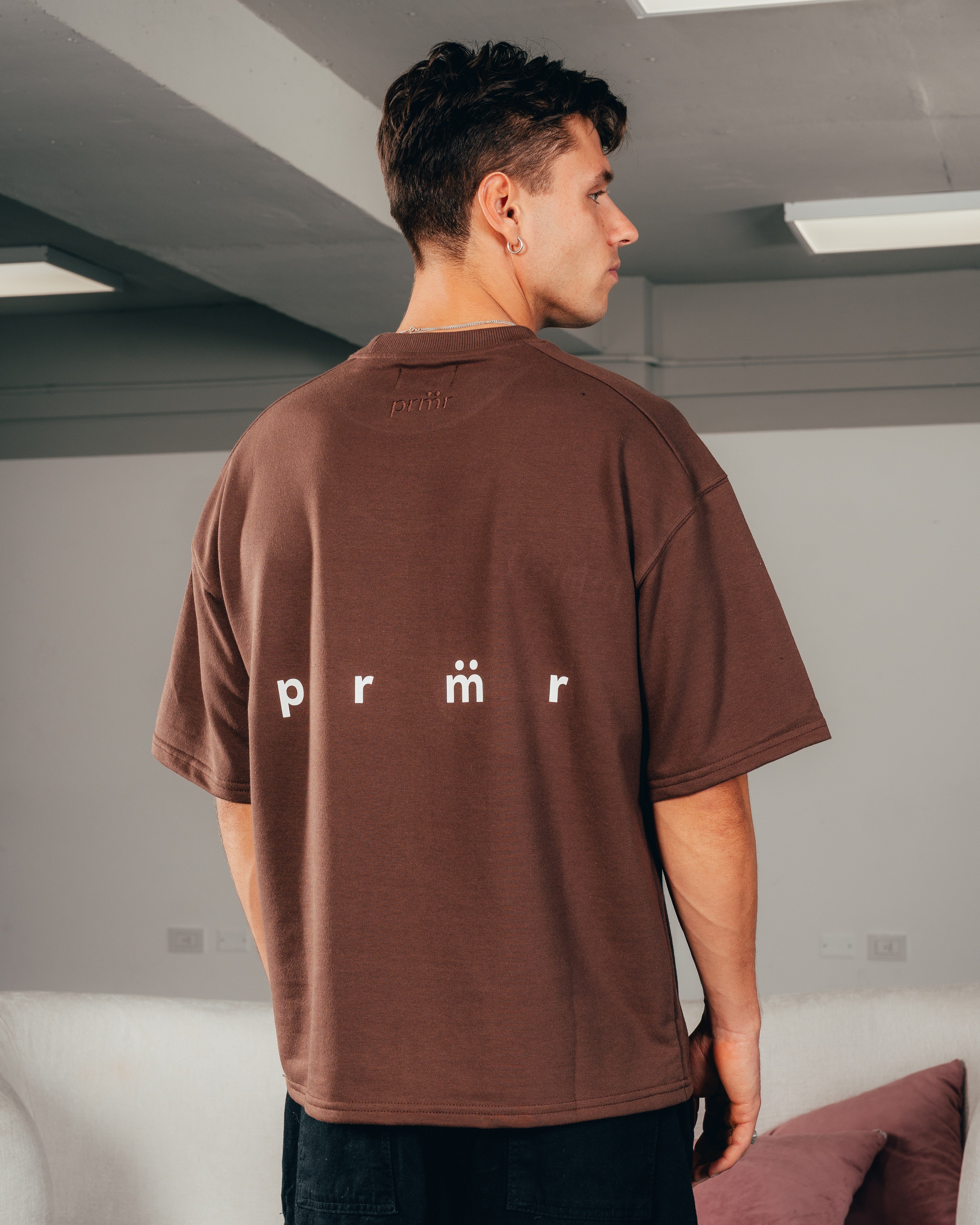 REMERA EXTRA PESADA SEMIOVER LETTER [ PRIMARI ] BROWN