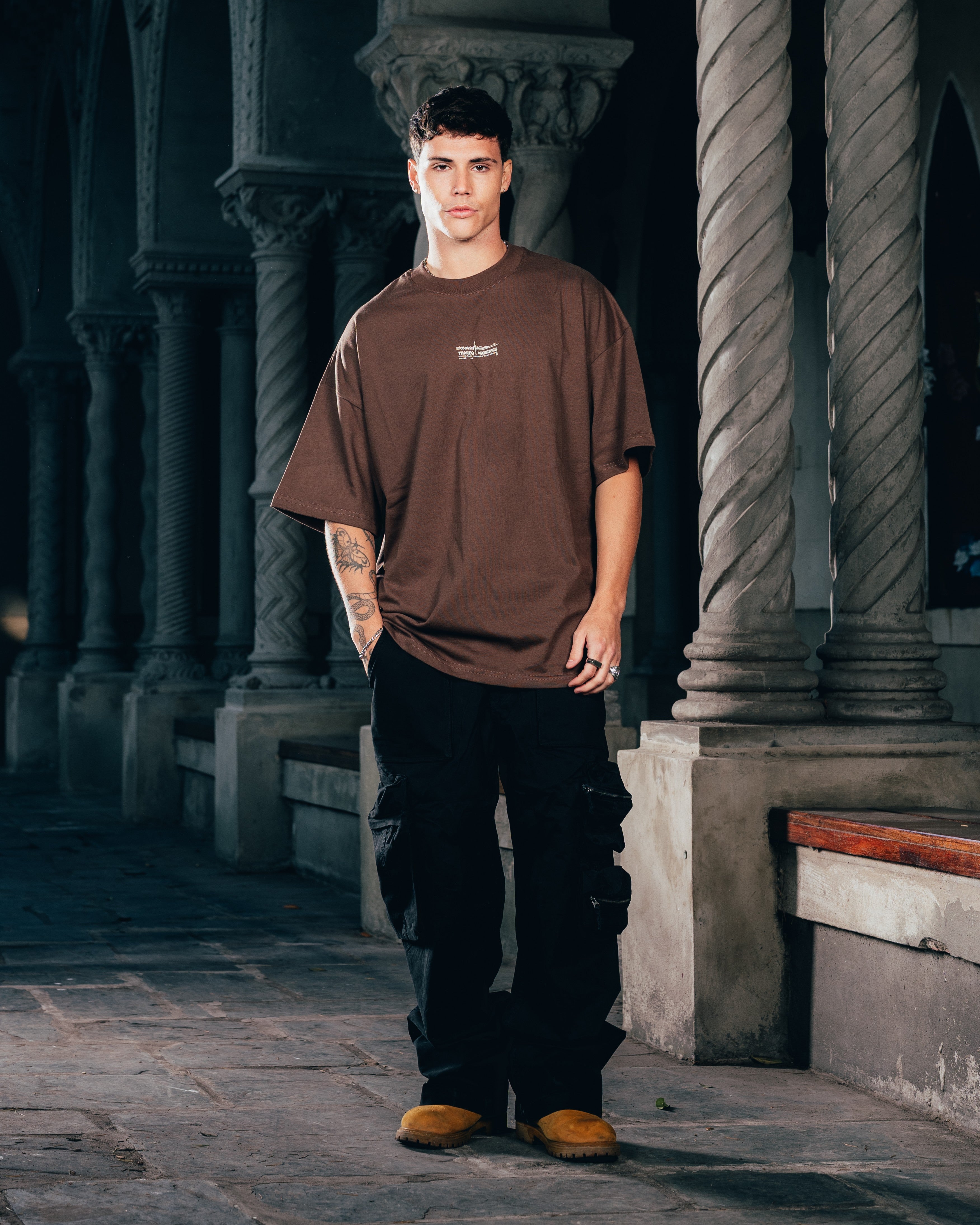 REMERA OVERSIZED [ WARRIOR ] DAGGER CHOCOLATE