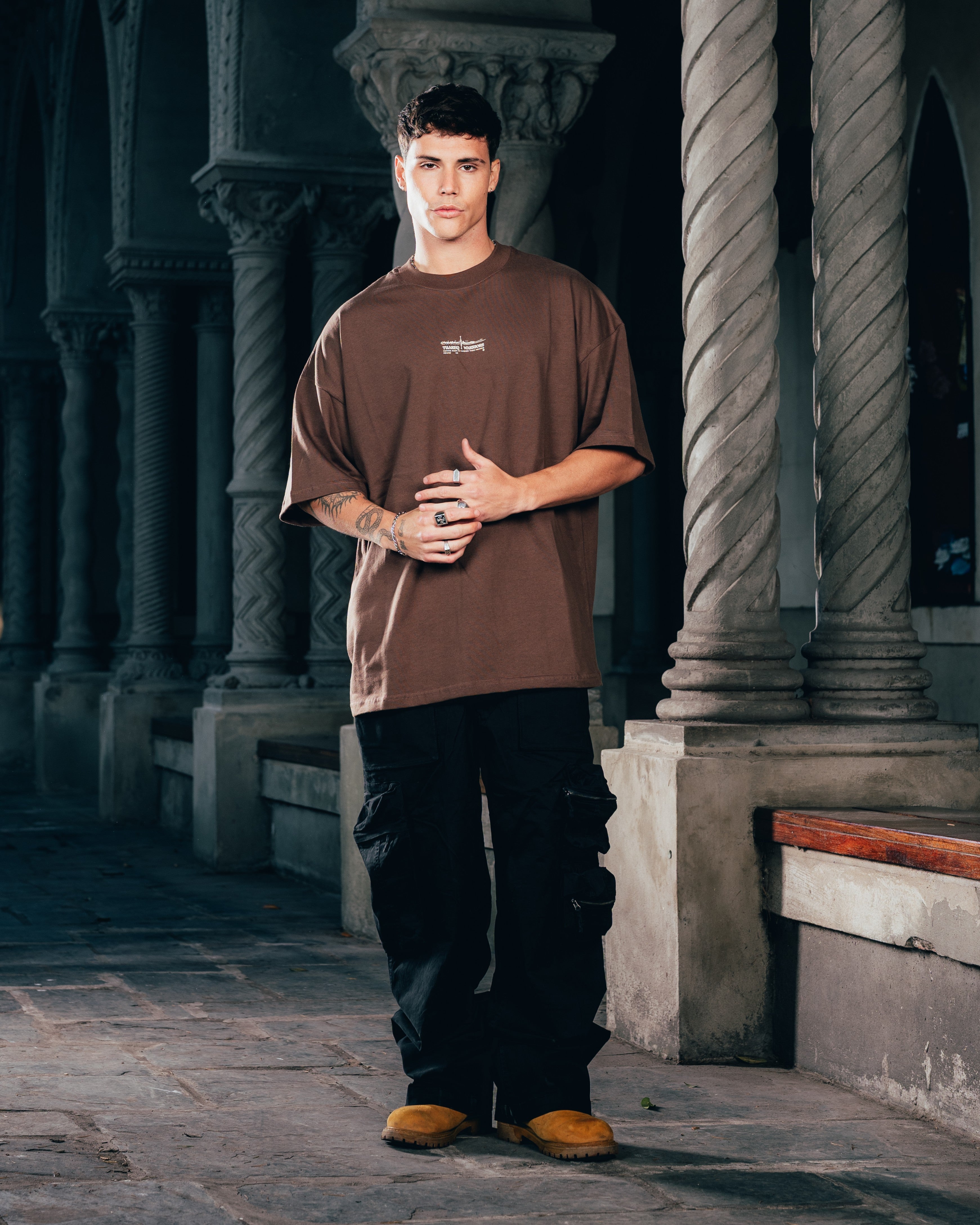 REMERA OVERSIZED [ WARRIOR ] DAGGER CHOCOLATE
