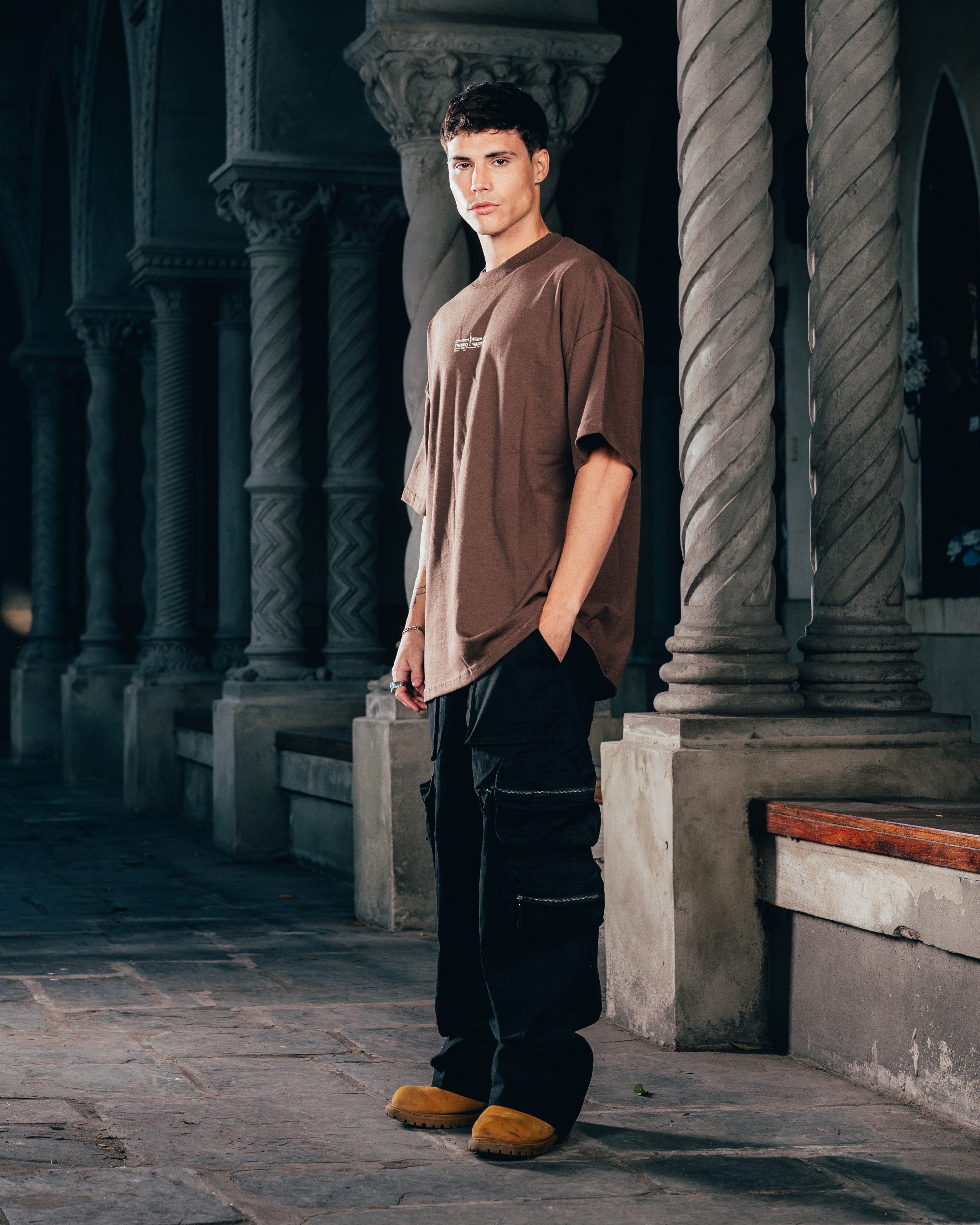 REMERA OVERSIZED [ WARRIOR ] DAGGER CHOCOLATE