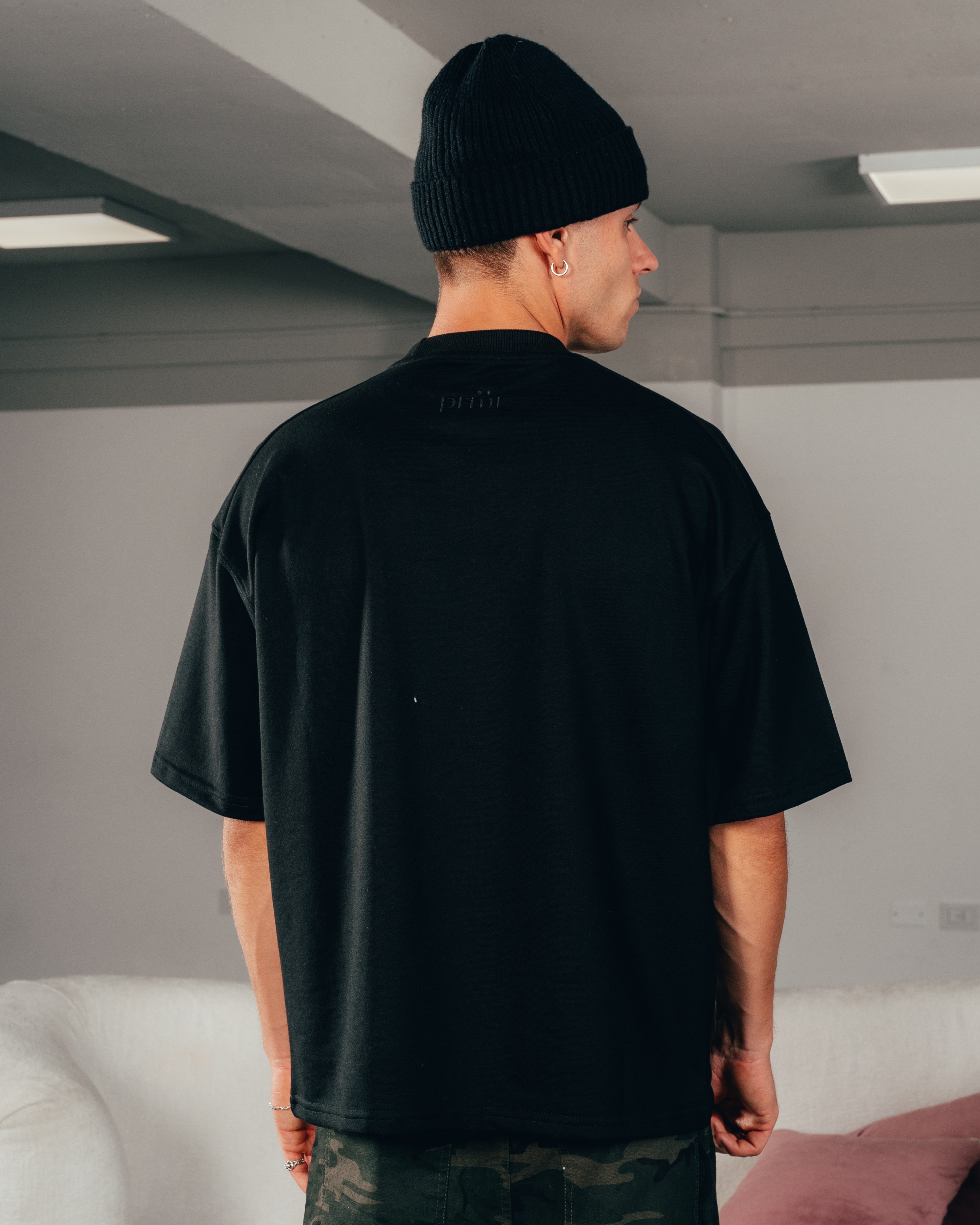 REMERA EXTRA PESADA SEMIOVER [ PRIMARI ] SIMPLE BLACK