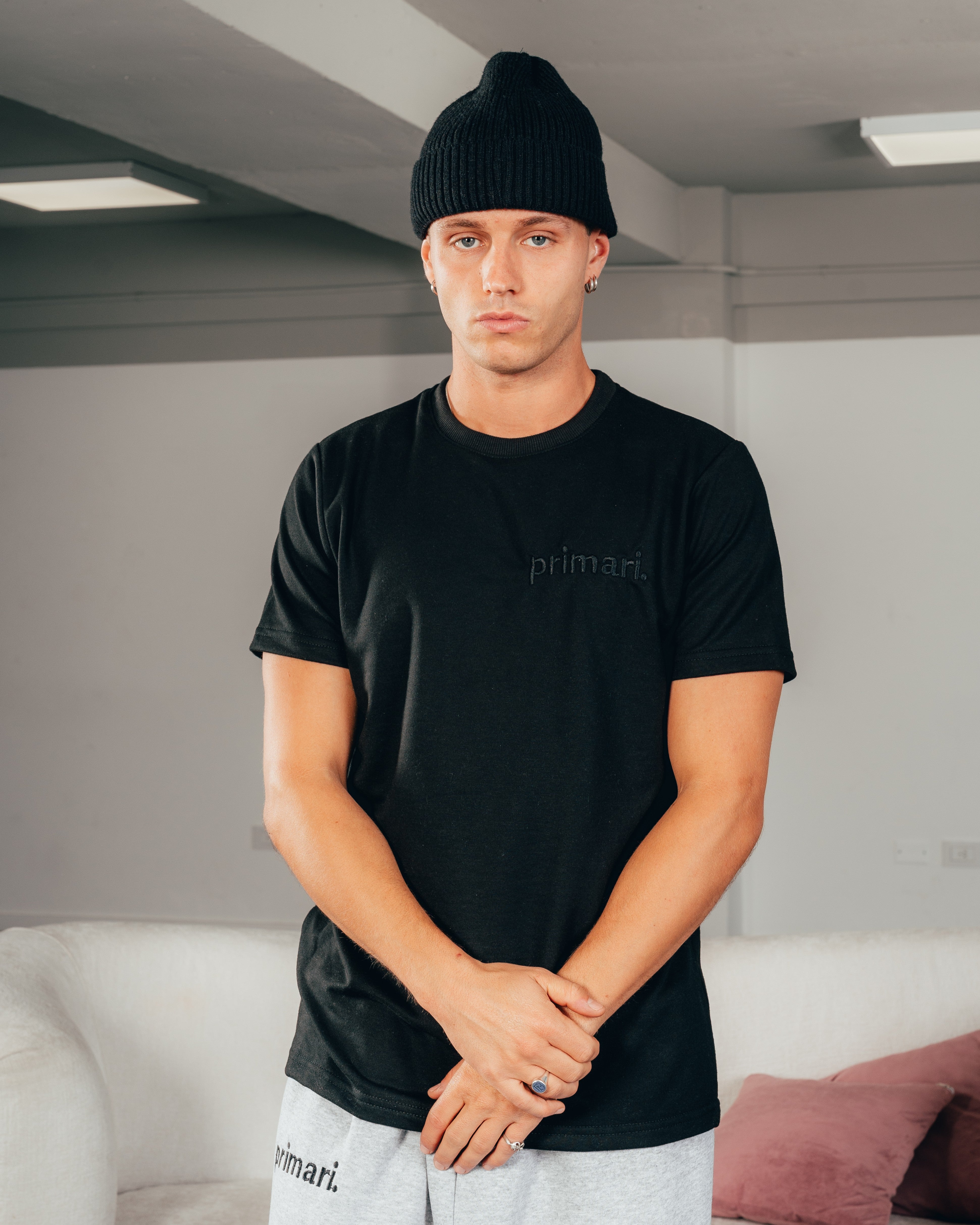 REMERA REGULAR FIT [ PRIMARI ] BLACK