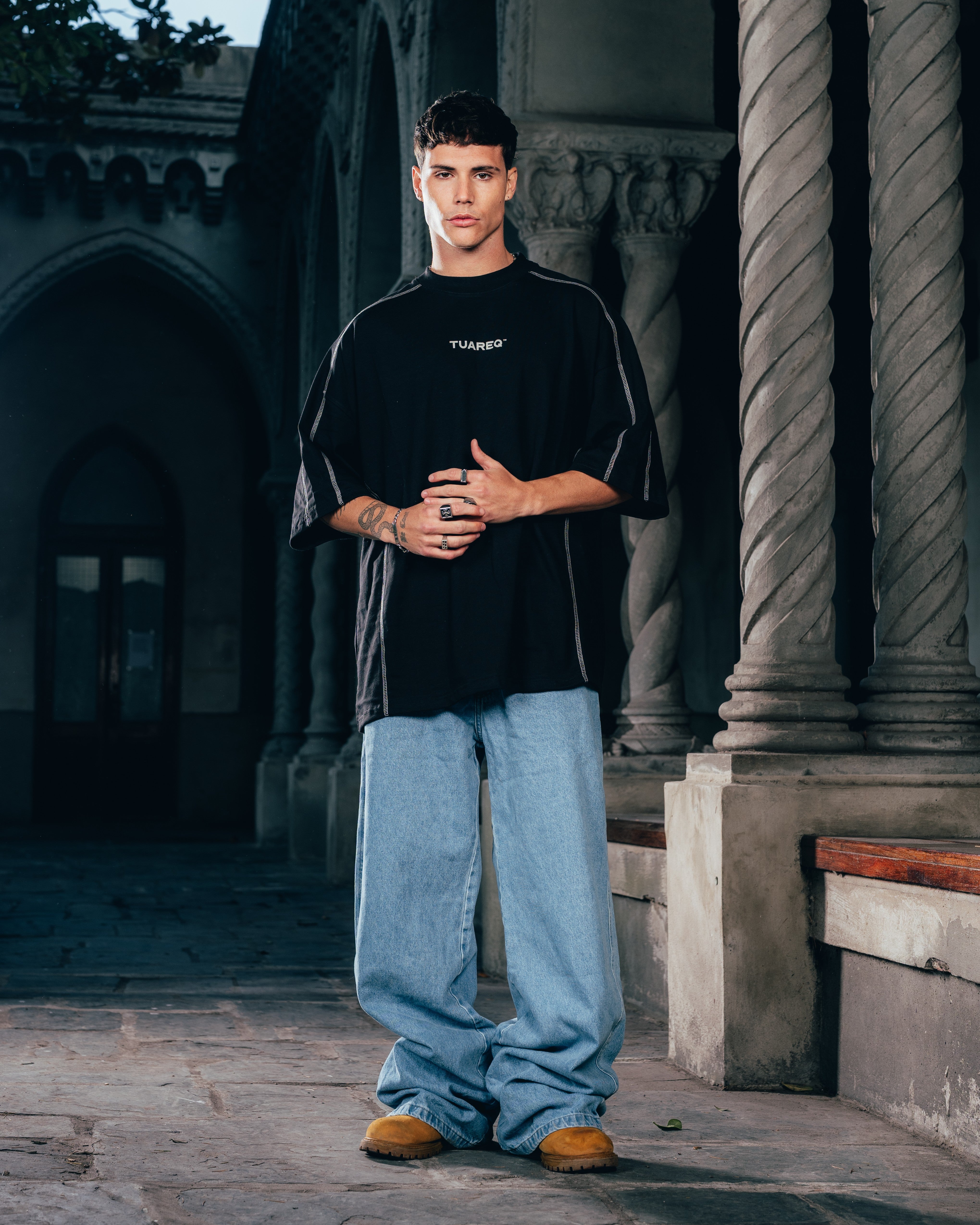 REMERA OVERSIZED [ WARRIOR ] RELIEVE BLACK