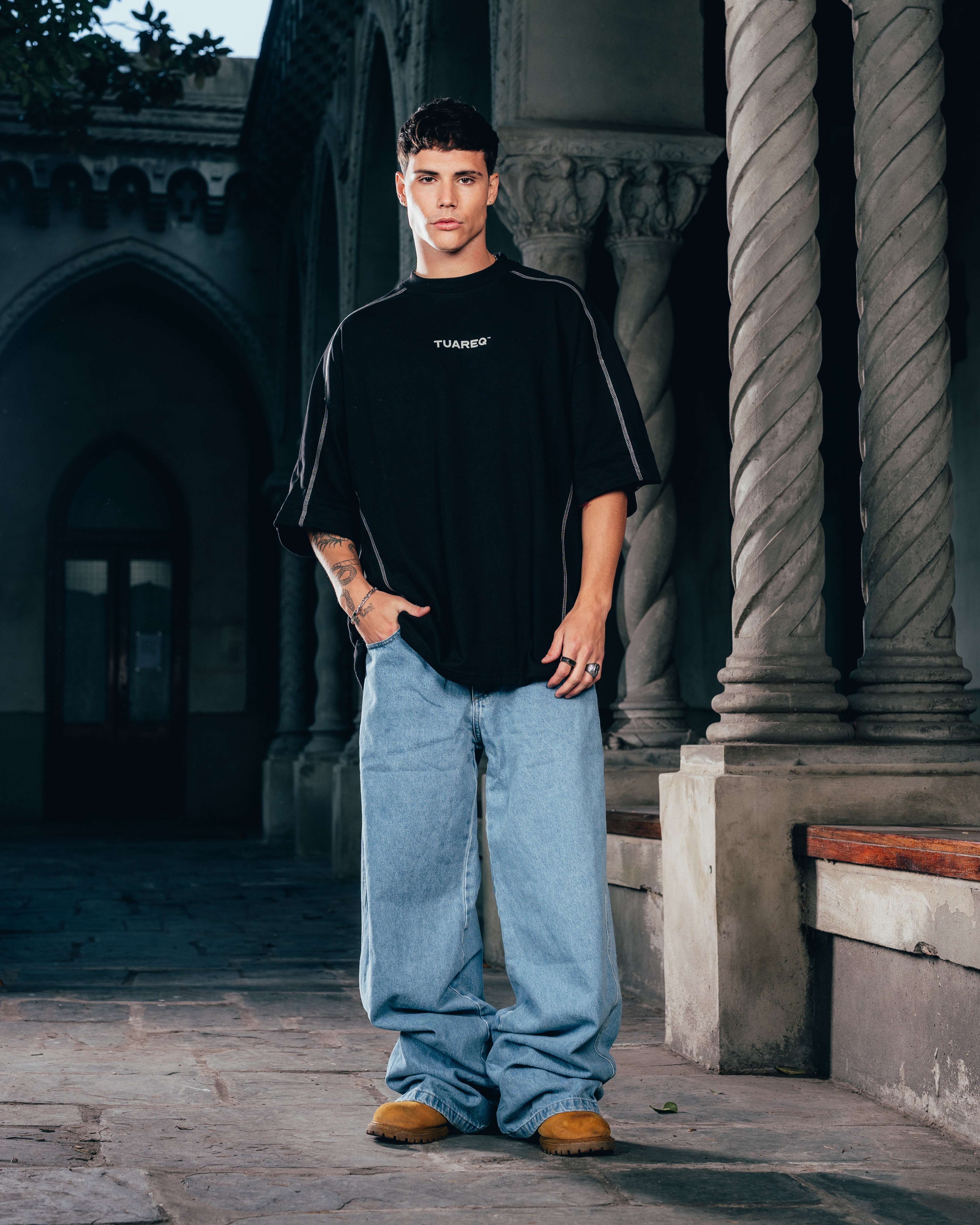 REMERA OVERSIZED [ WARRIOR ] RELIEVE BLACK