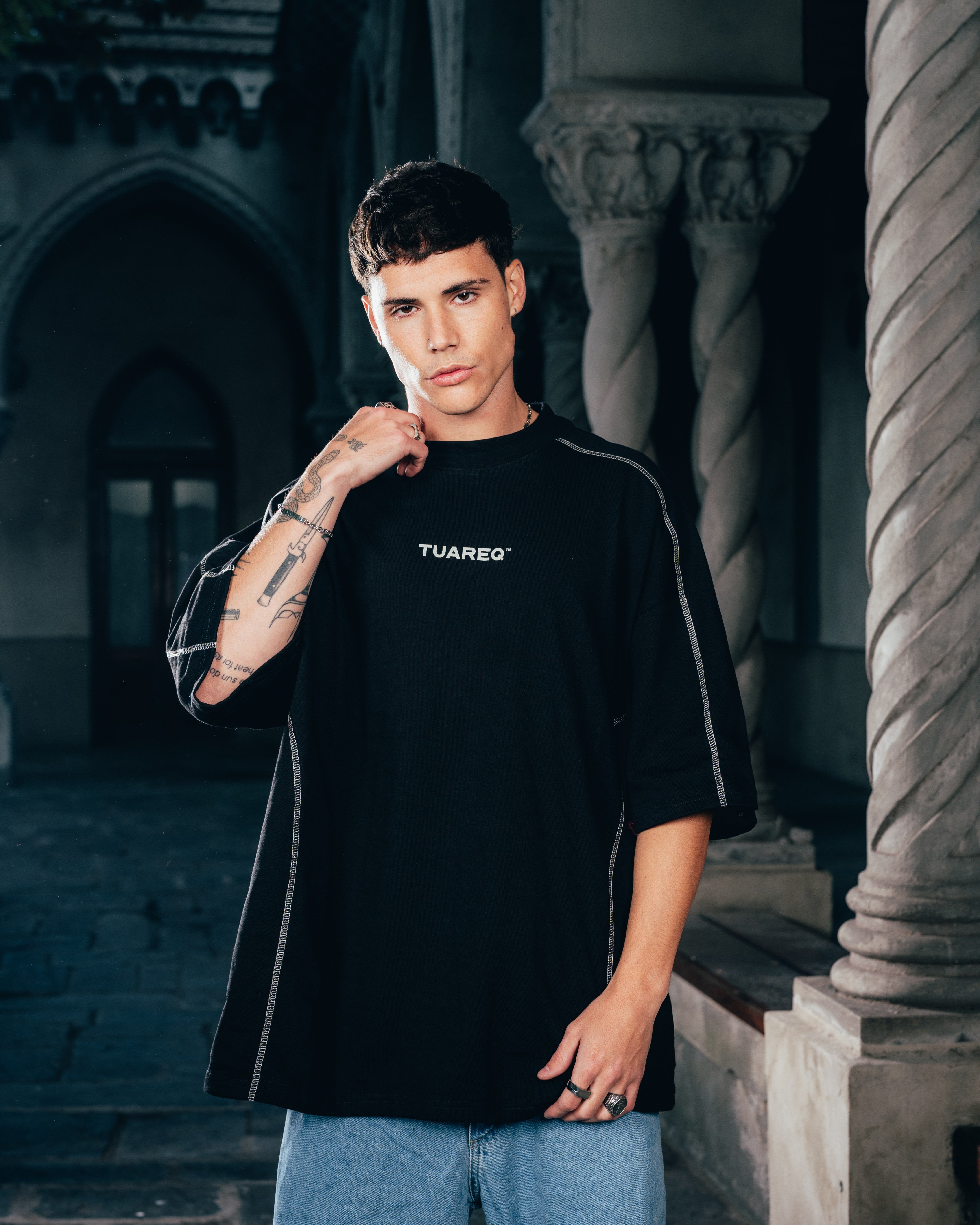 REMERA OVERSIZED [ WARRIOR ] RELIEVE BLACK