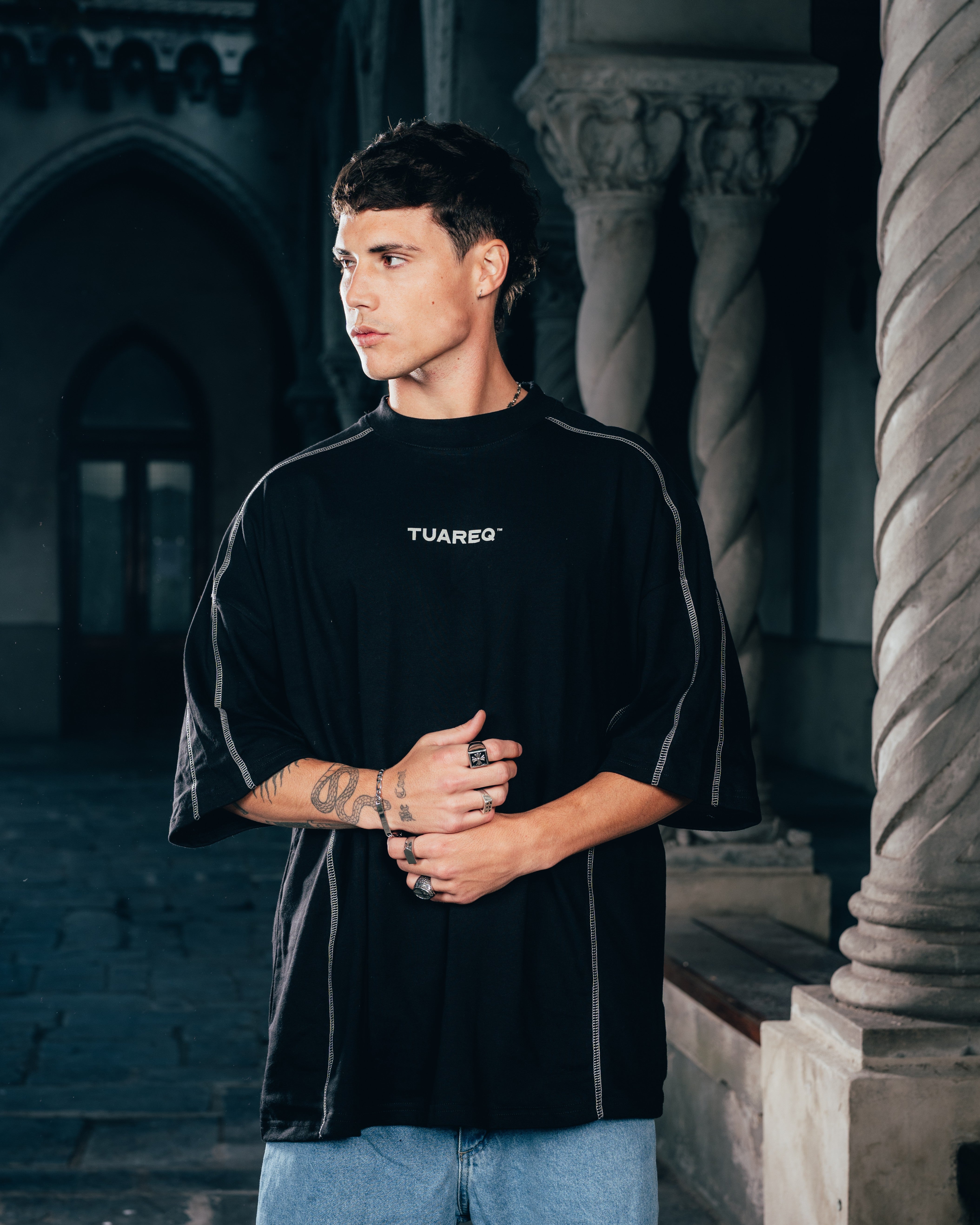 REMERA OVERSIZED [ WARRIOR ] RELIEVE BLACK