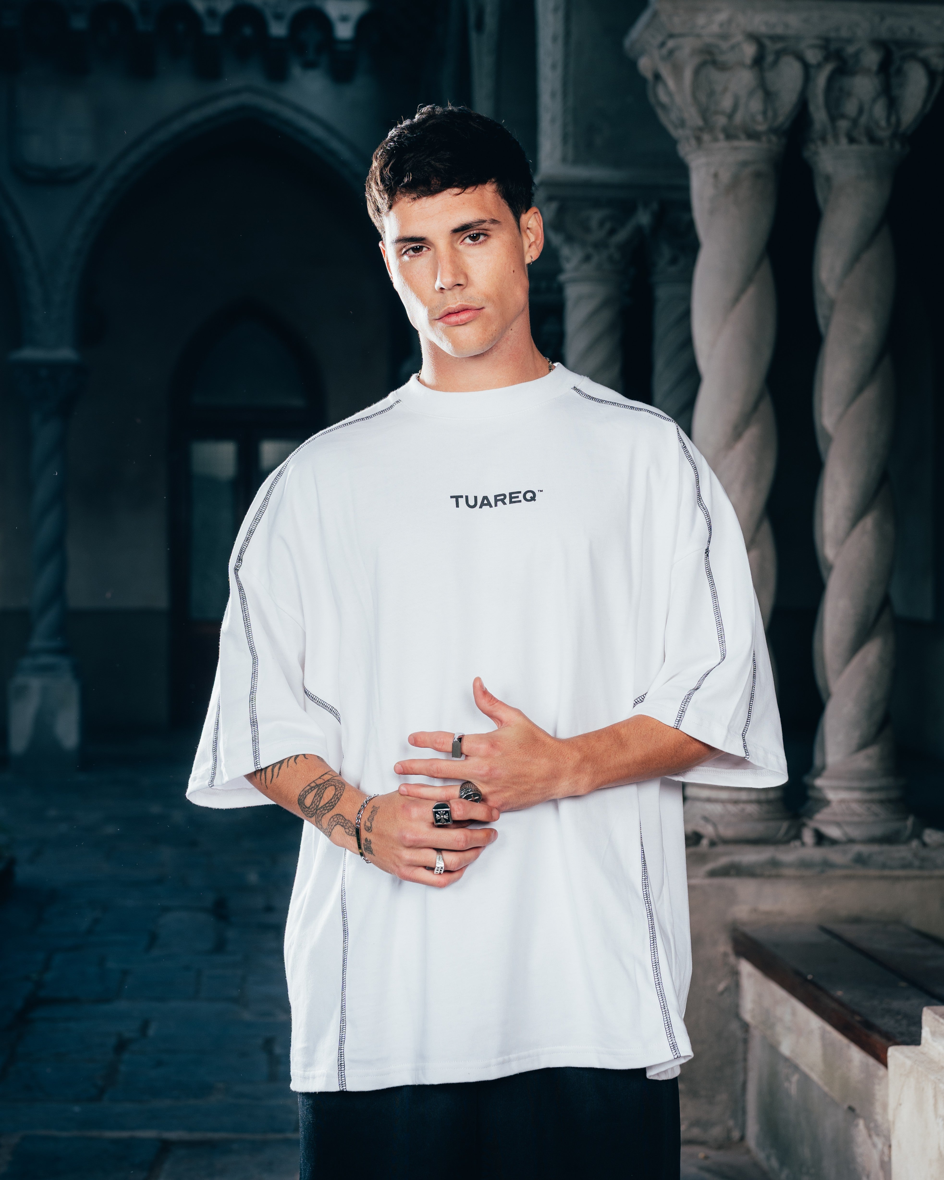 REMERA OVERSIZED [ WARRIOR ] RELIEVE WHITE