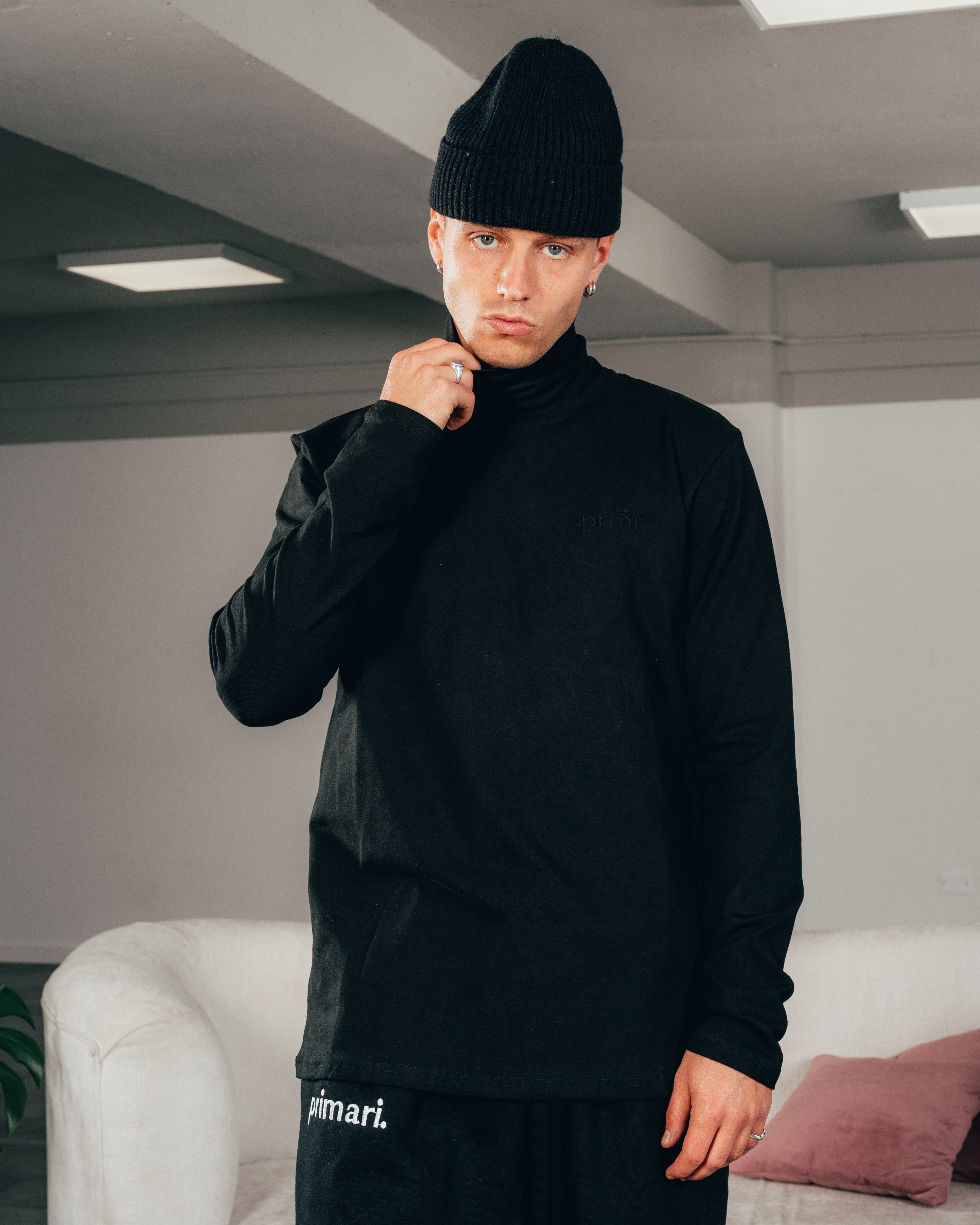 POLERA DE LANILLA [ PRIMARI ] BLACK