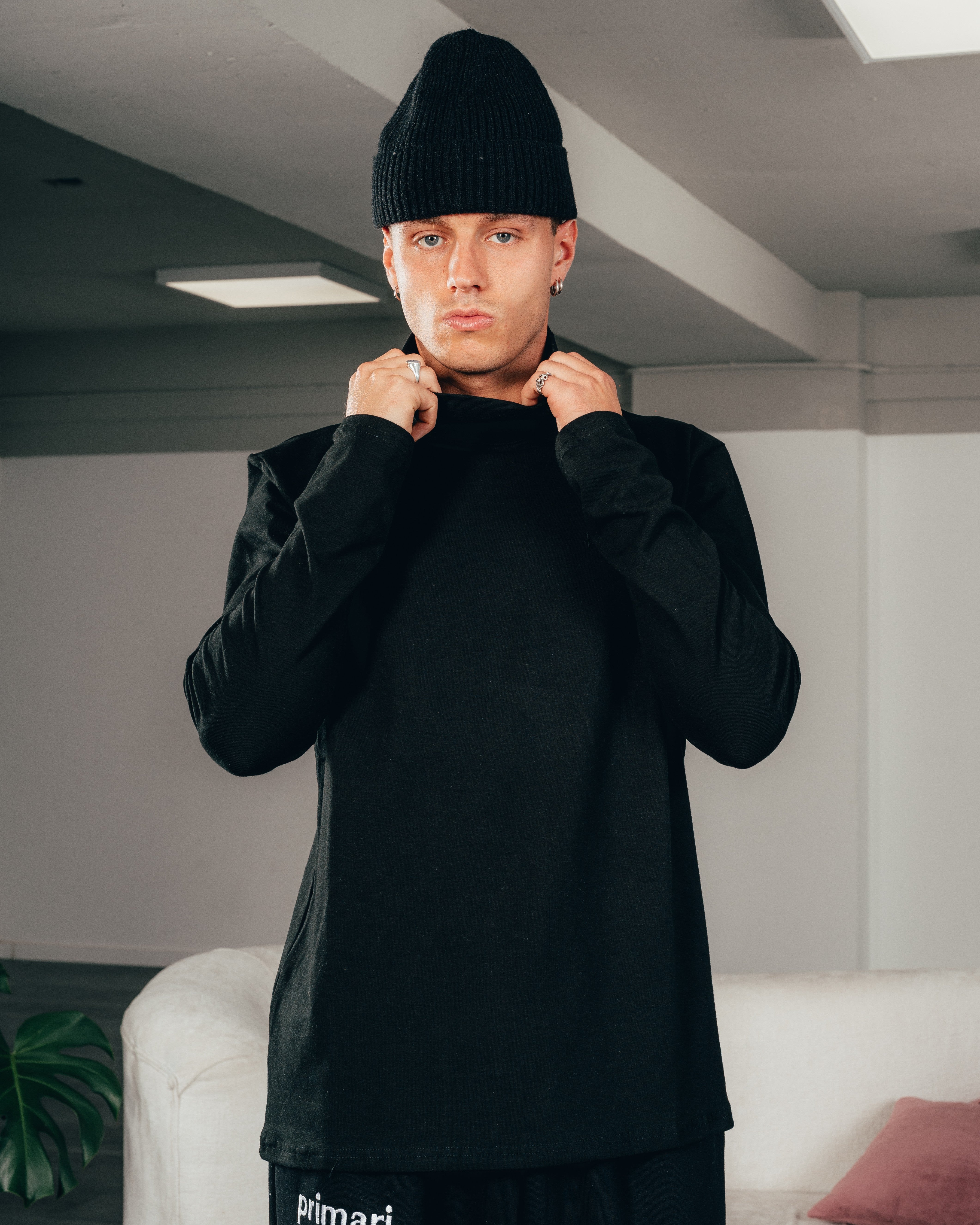 POLERA DE LANILLA [ PRIMARI ] BLACK
