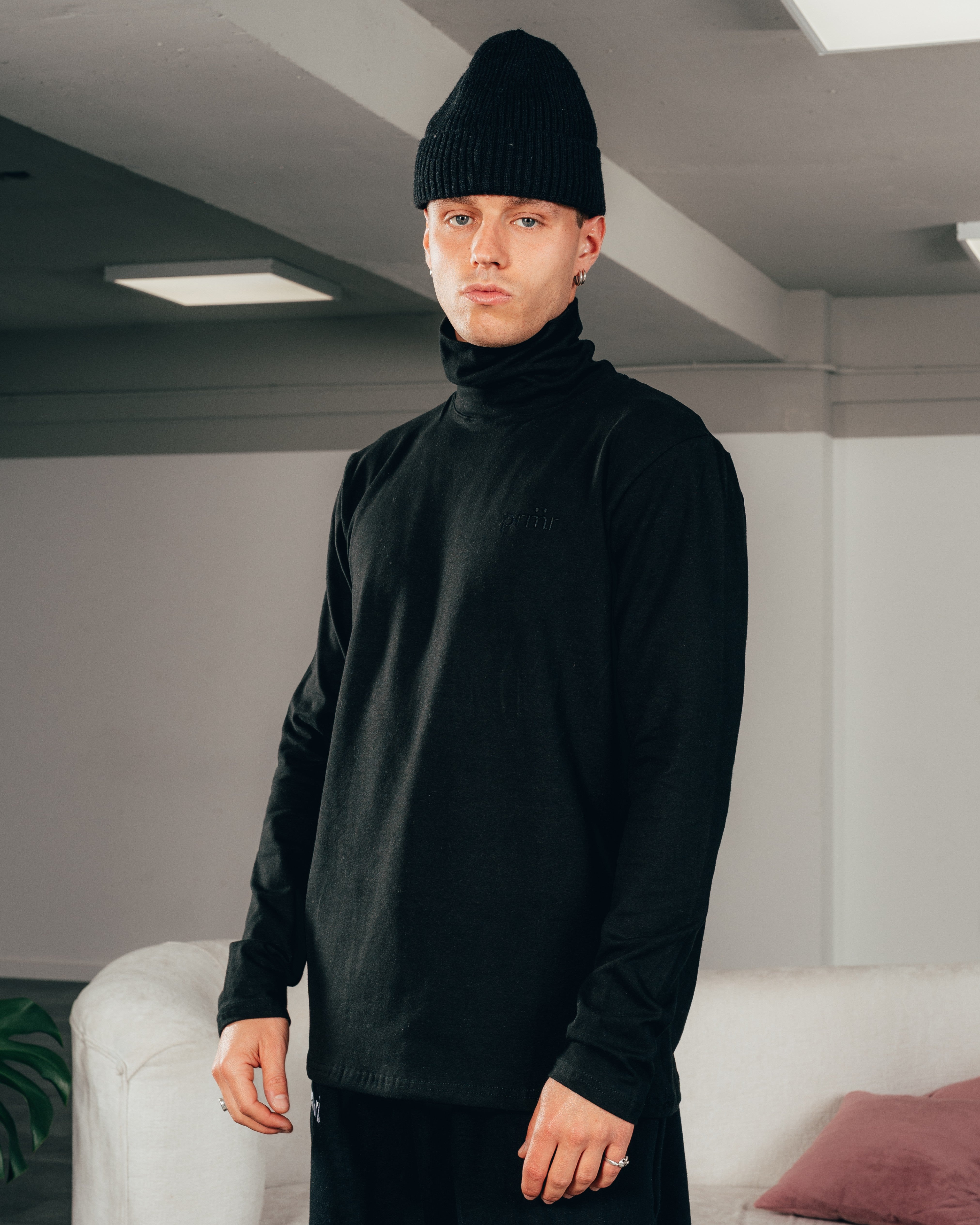 POLERA DE LANILLA [ PRIMARI ] BLACK